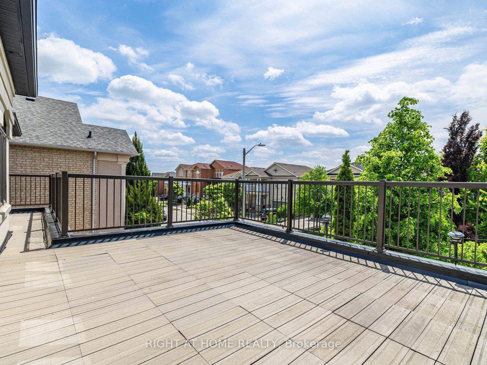 Photo 27 of 34 Destino Crescent, Vaughan, Vellore Village — HOMEH