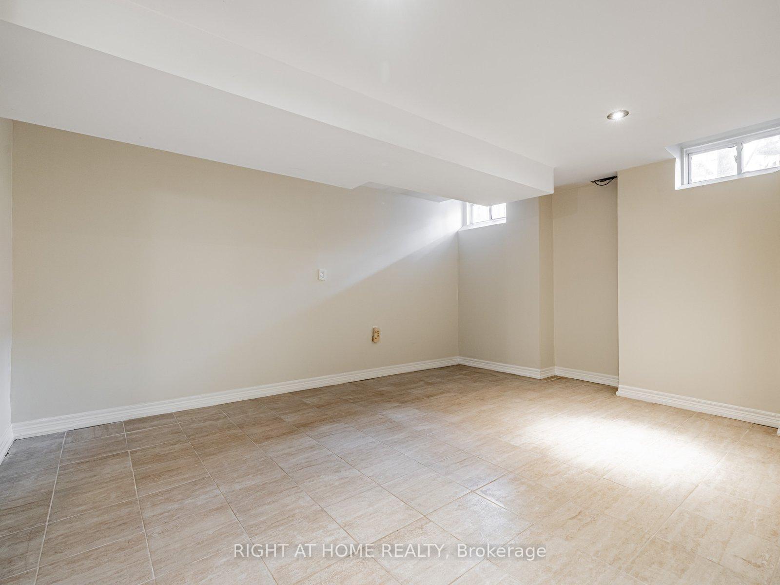 Photo 28 of 34 Destino Crescent, Vaughan, Vellore Village — HOMEH