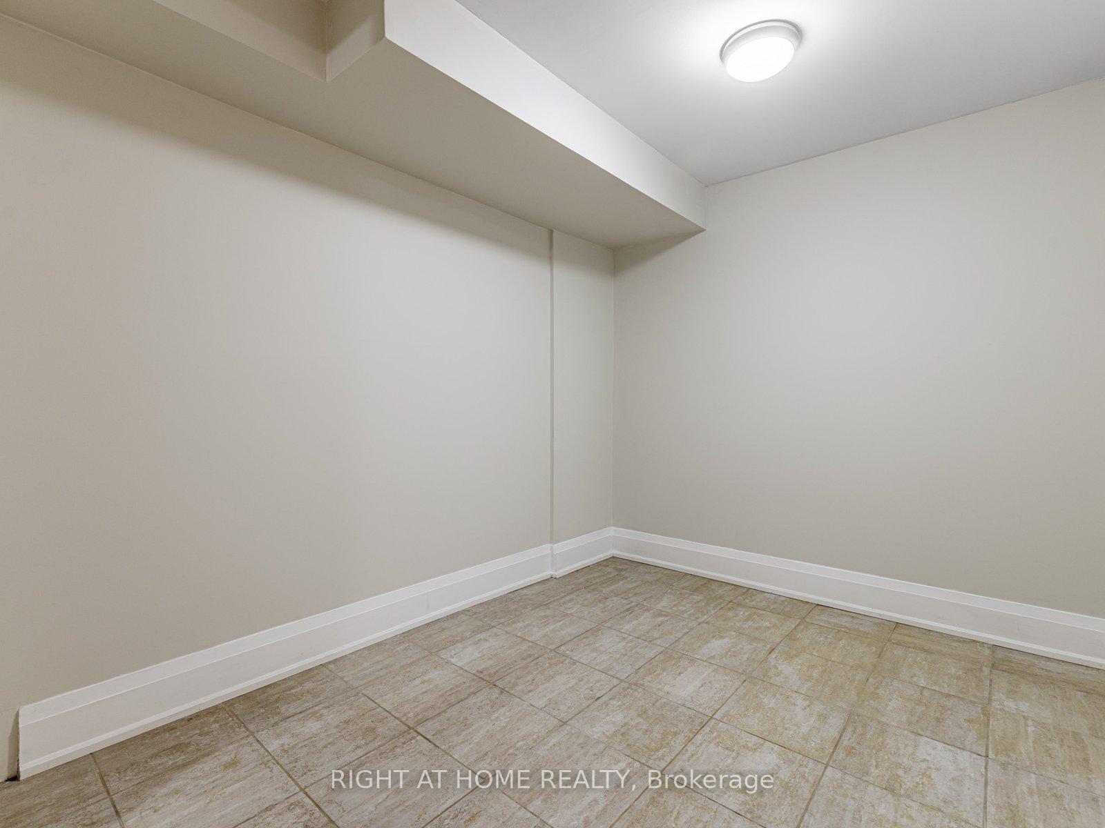 Photo 33 of 34 Destino Crescent, Vaughan, Vellore Village — HOMEH