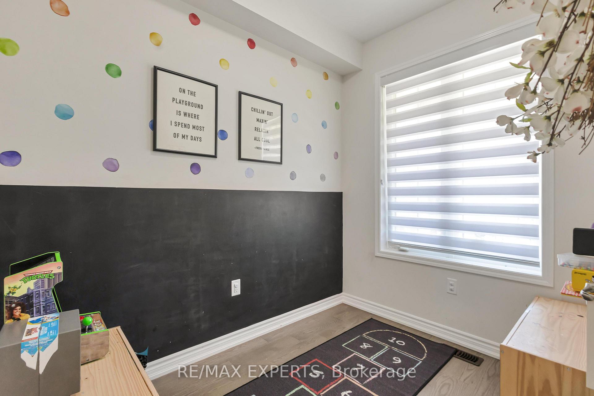Photo 6 of 70 Faust Ridge, Vaughan, Kleinburg — HOMEH