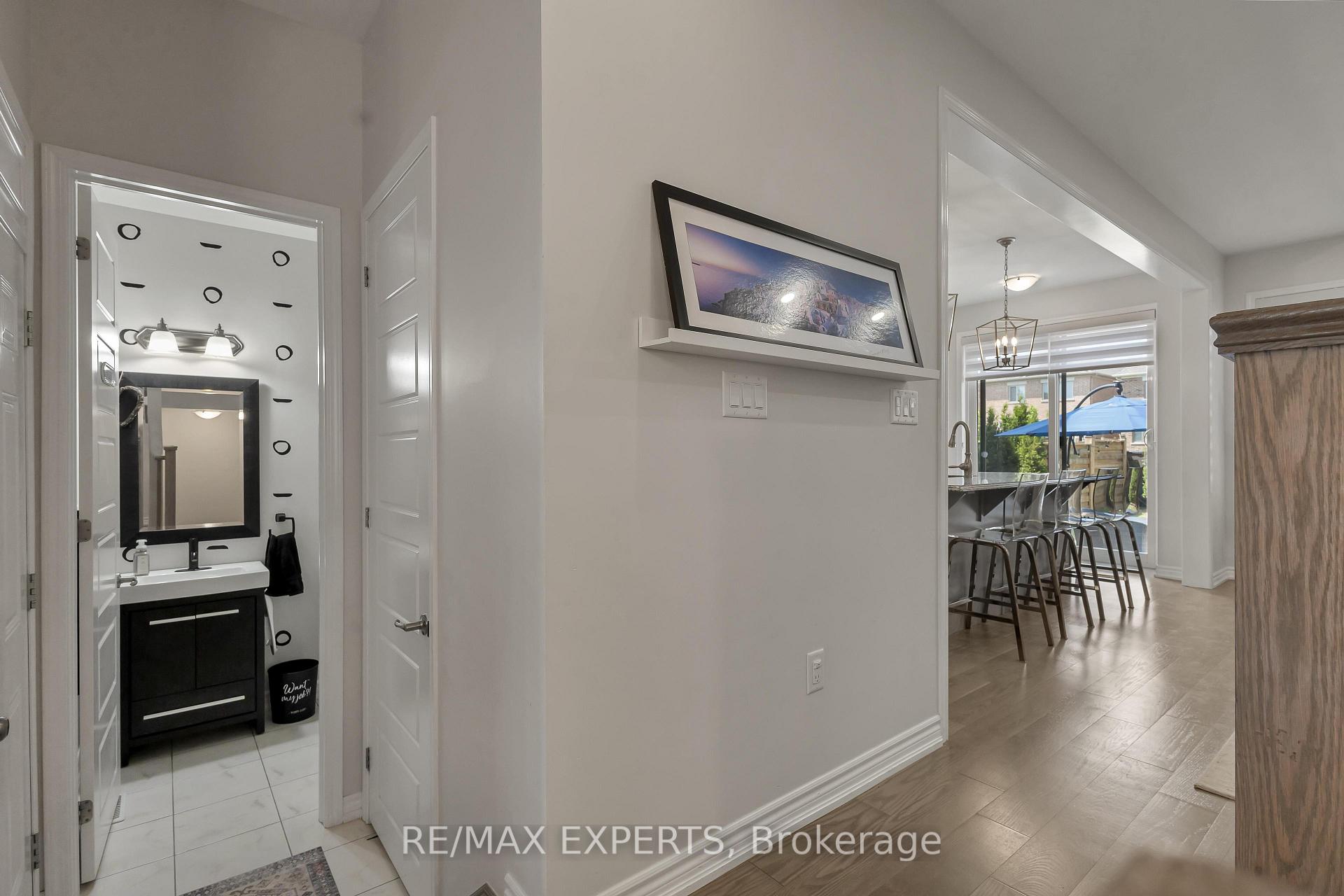 Photo 11 of 70 Faust Ridge, Vaughan, Kleinburg — HOMEH