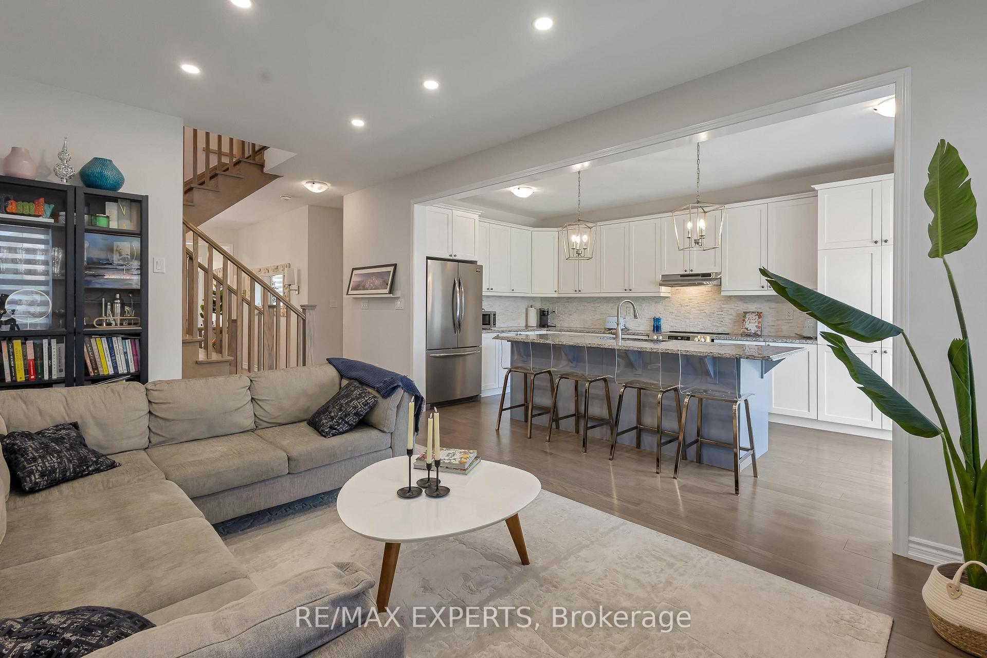 Photo 15 of 70 Faust Ridge, Vaughan, Kleinburg — HOMEH