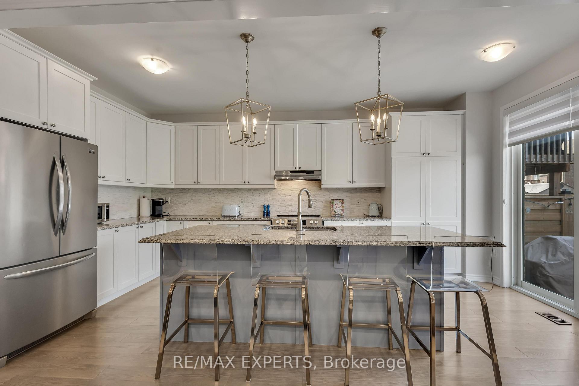 Photo 18 of 70 Faust Ridge, Vaughan, Kleinburg — HOMEH