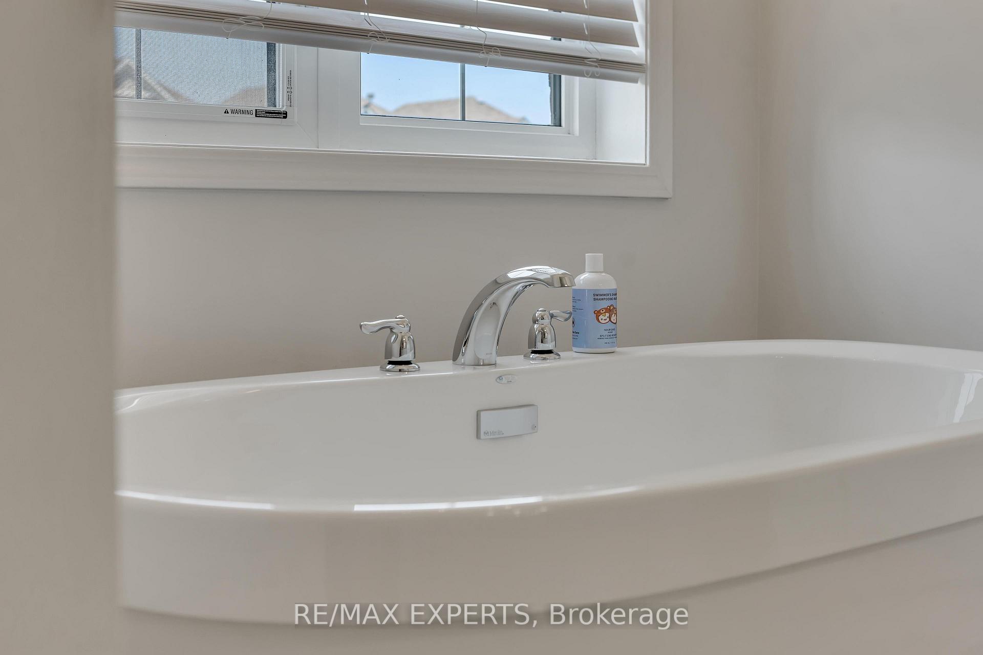 Photo 29 of 70 Faust Ridge, Vaughan, Kleinburg — HOMEH