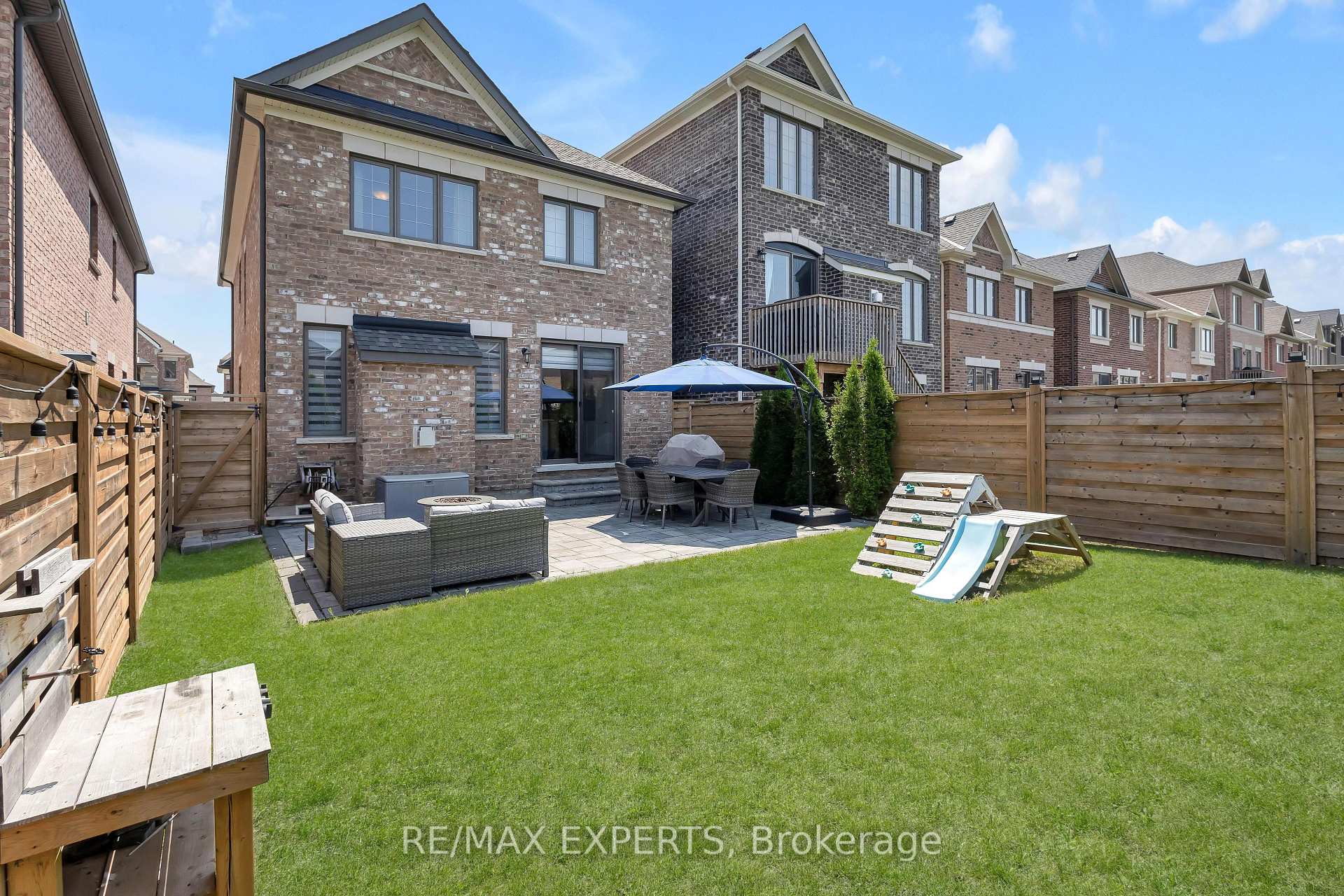 Photo 39 of 70 Faust Ridge, Vaughan, Kleinburg — HOMEH