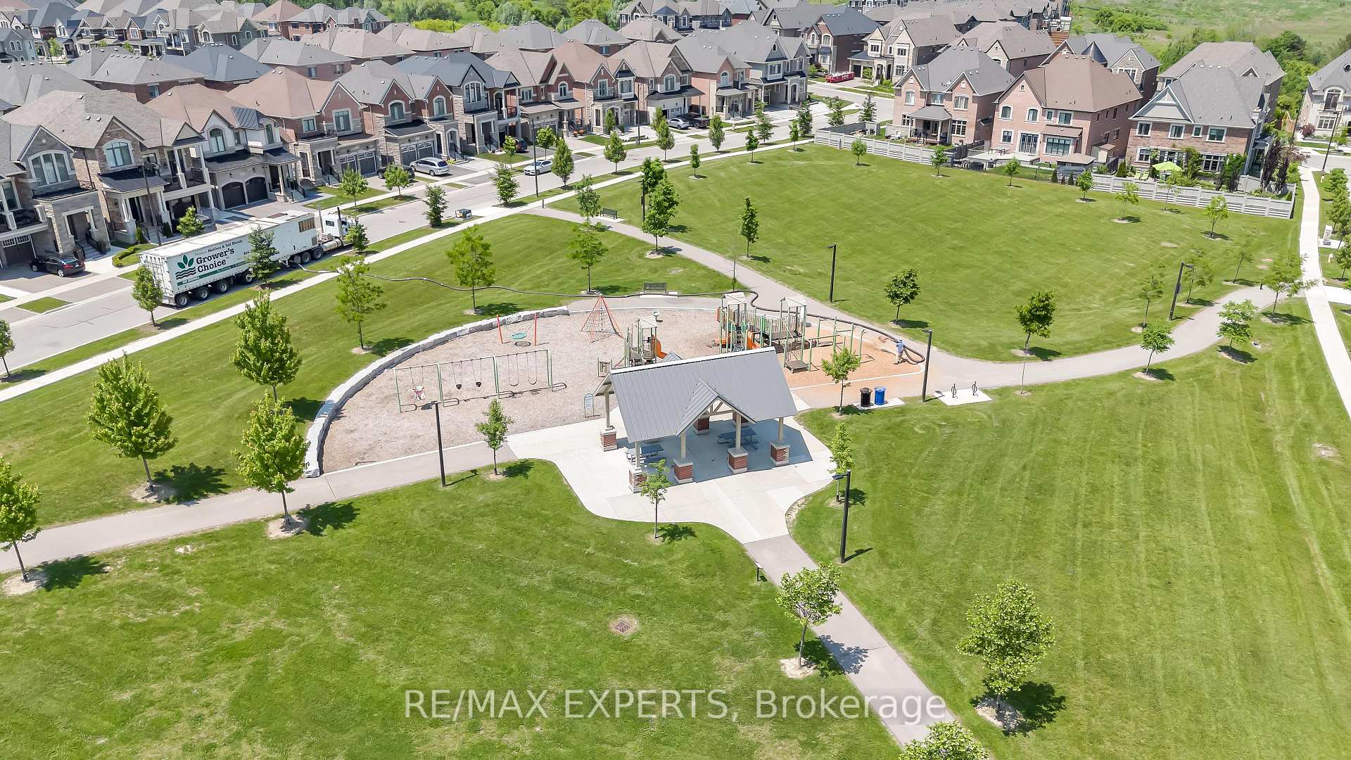 Photo 43 of 70 Faust Ridge, Vaughan, Kleinburg — HOMEH