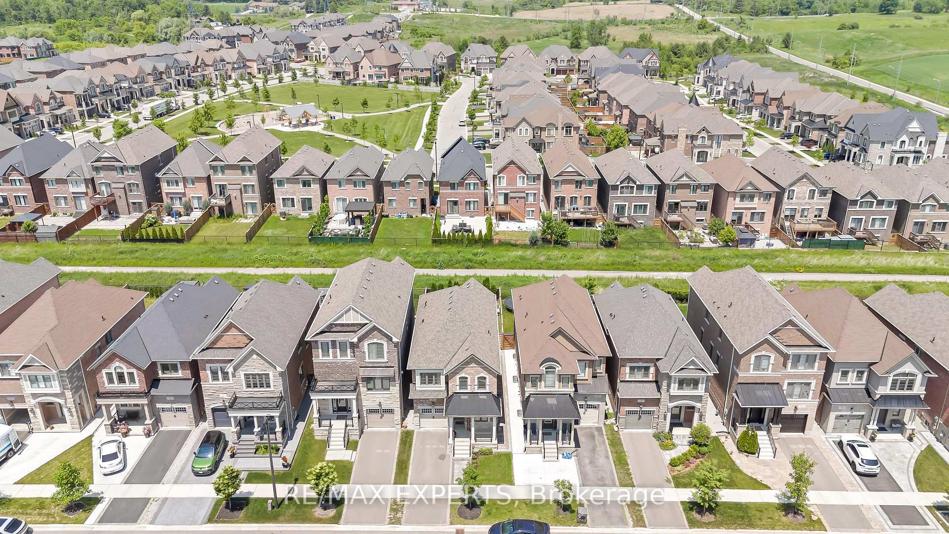 Photo 45 of 70 Faust Ridge, Vaughan, Kleinburg — HOMEH