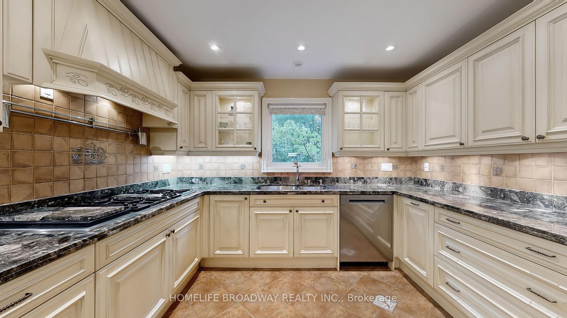 Photo 11 of 176 Rosedale Heights Drive, Vaughan, Uplands — HOMEH