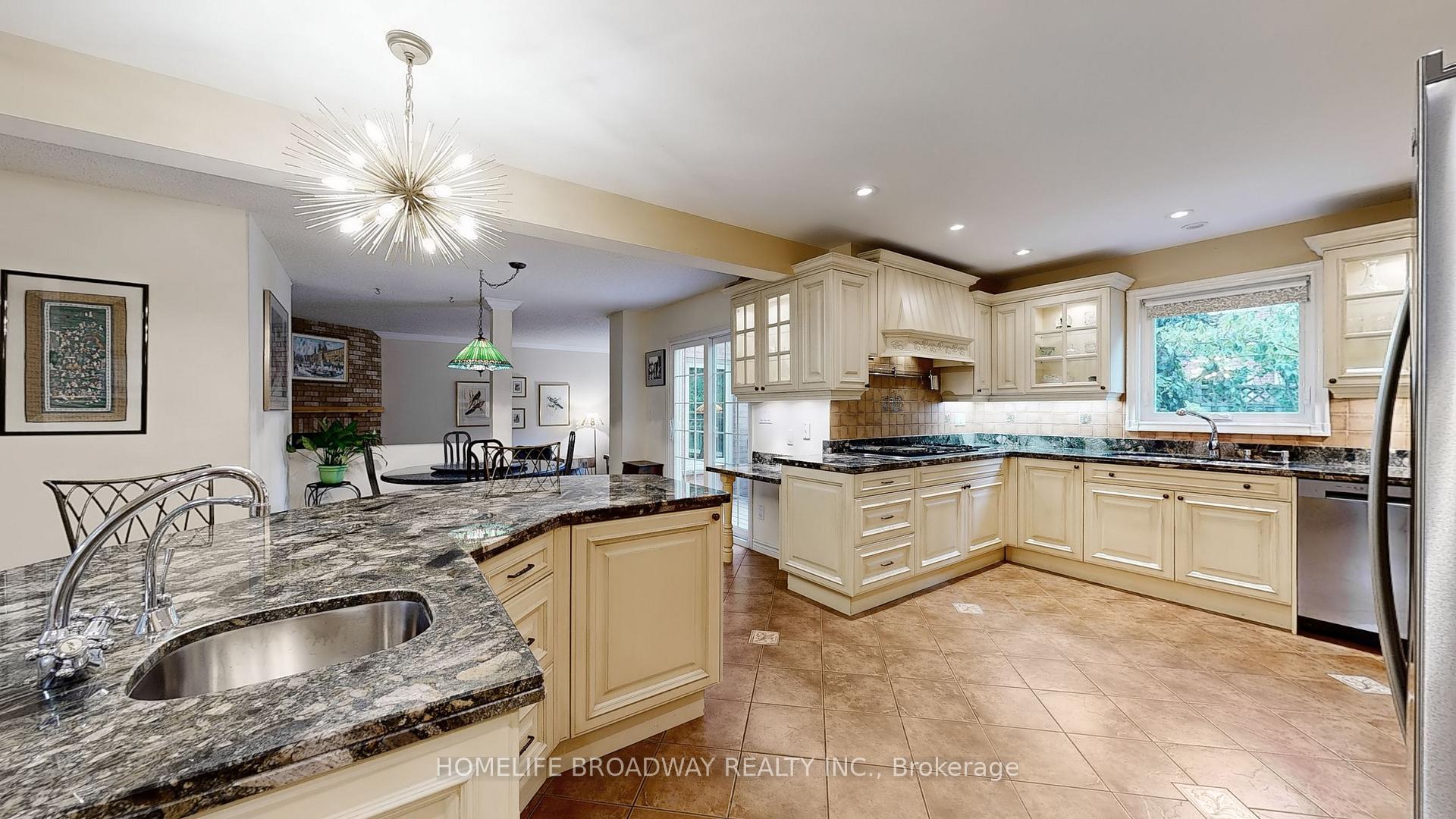 Photo 12 of 176 Rosedale Heights Drive, Vaughan, Uplands — HOMEH