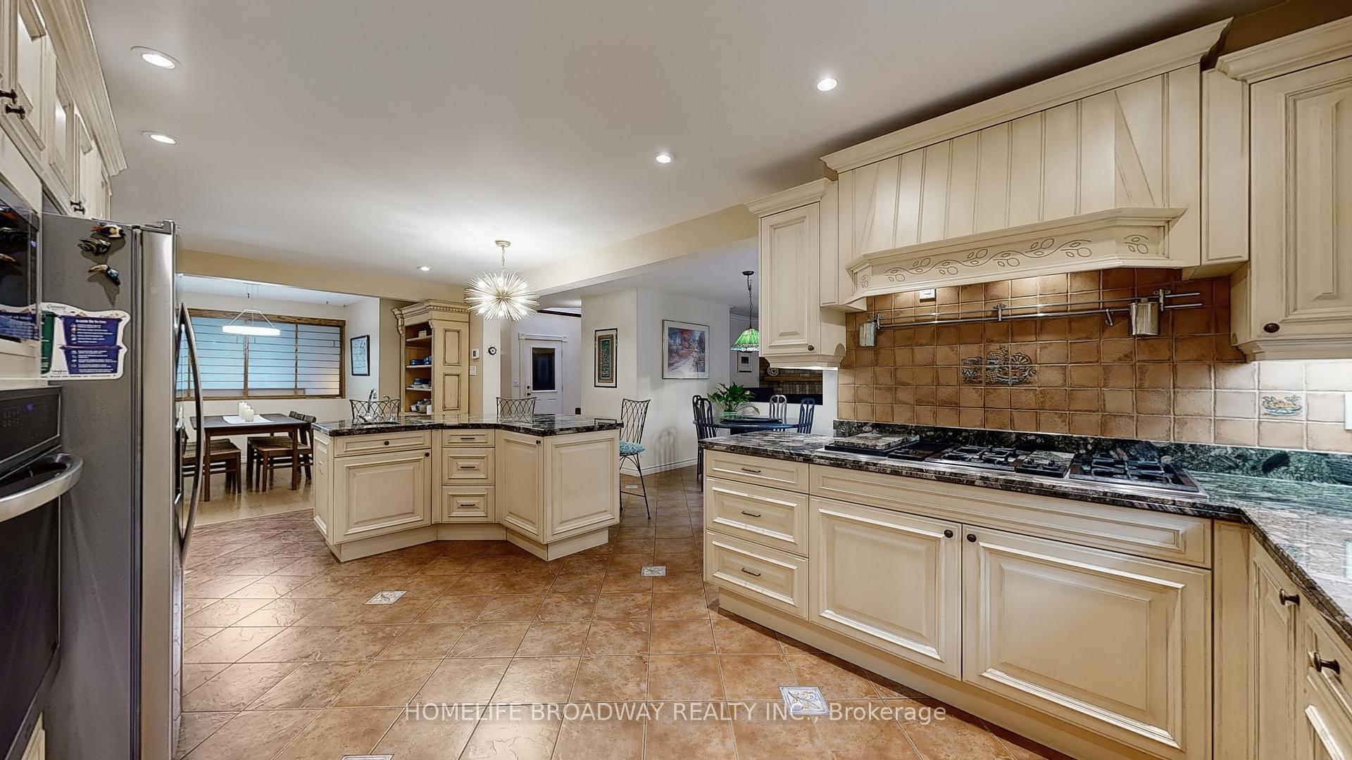 Photo 13 of 176 Rosedale Heights Drive, Vaughan, Uplands — HOMEH