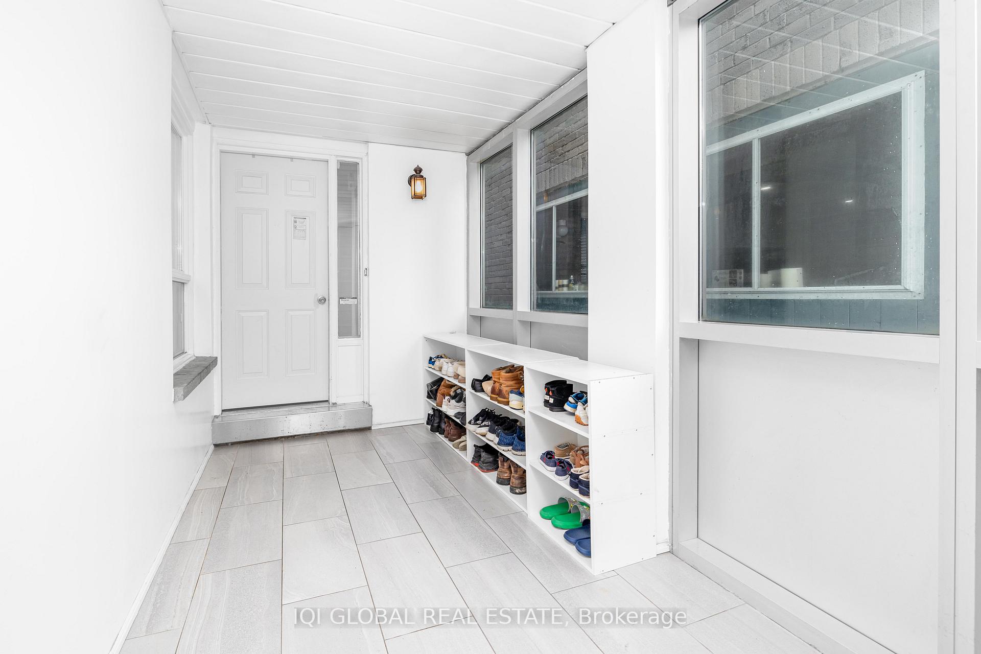 Photo 5 of 37 Digby Crescent, Markham, Milliken Mills East — HOMEH