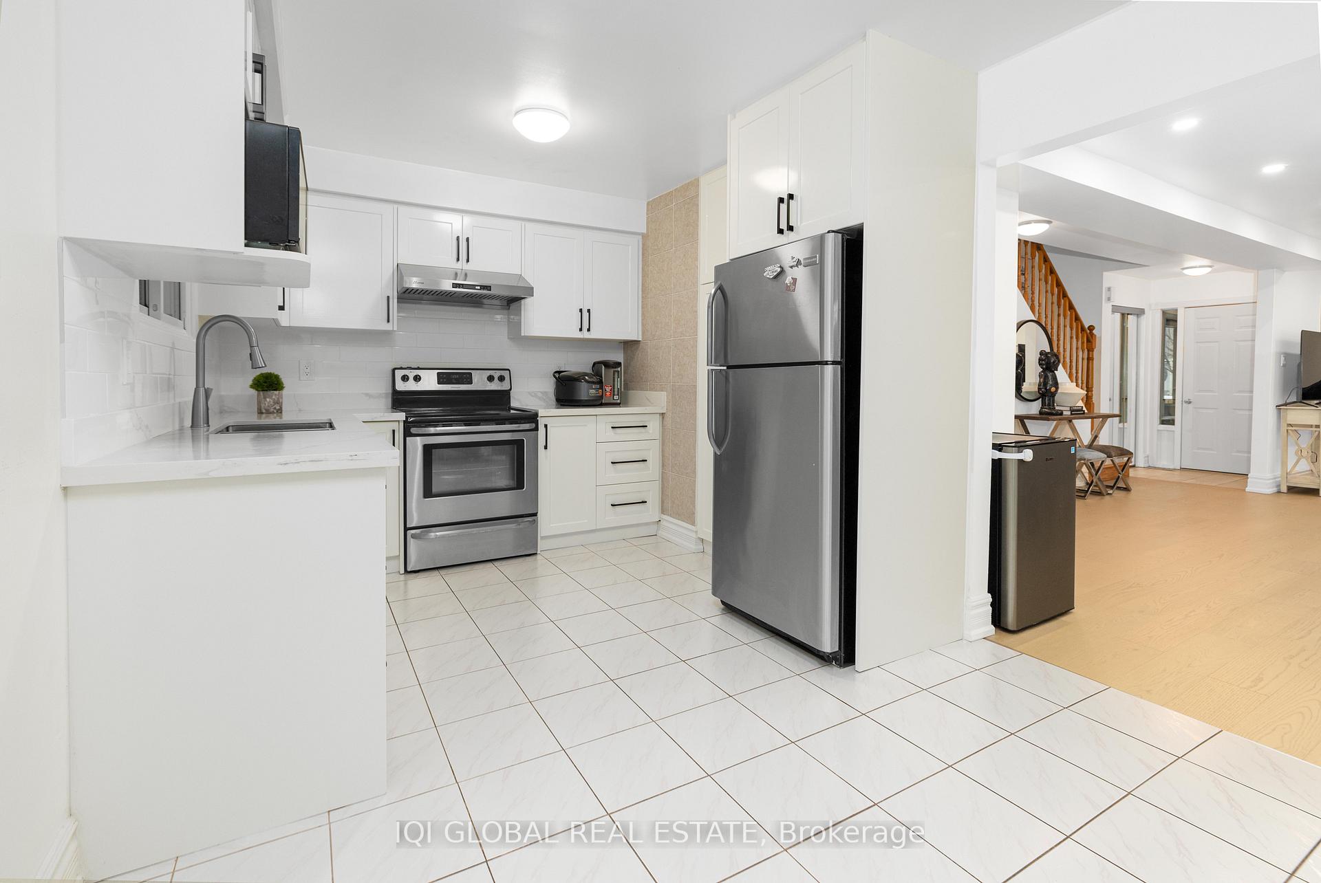 Photo 17 of 37 Digby Crescent, Markham, Milliken Mills East — HOMEH