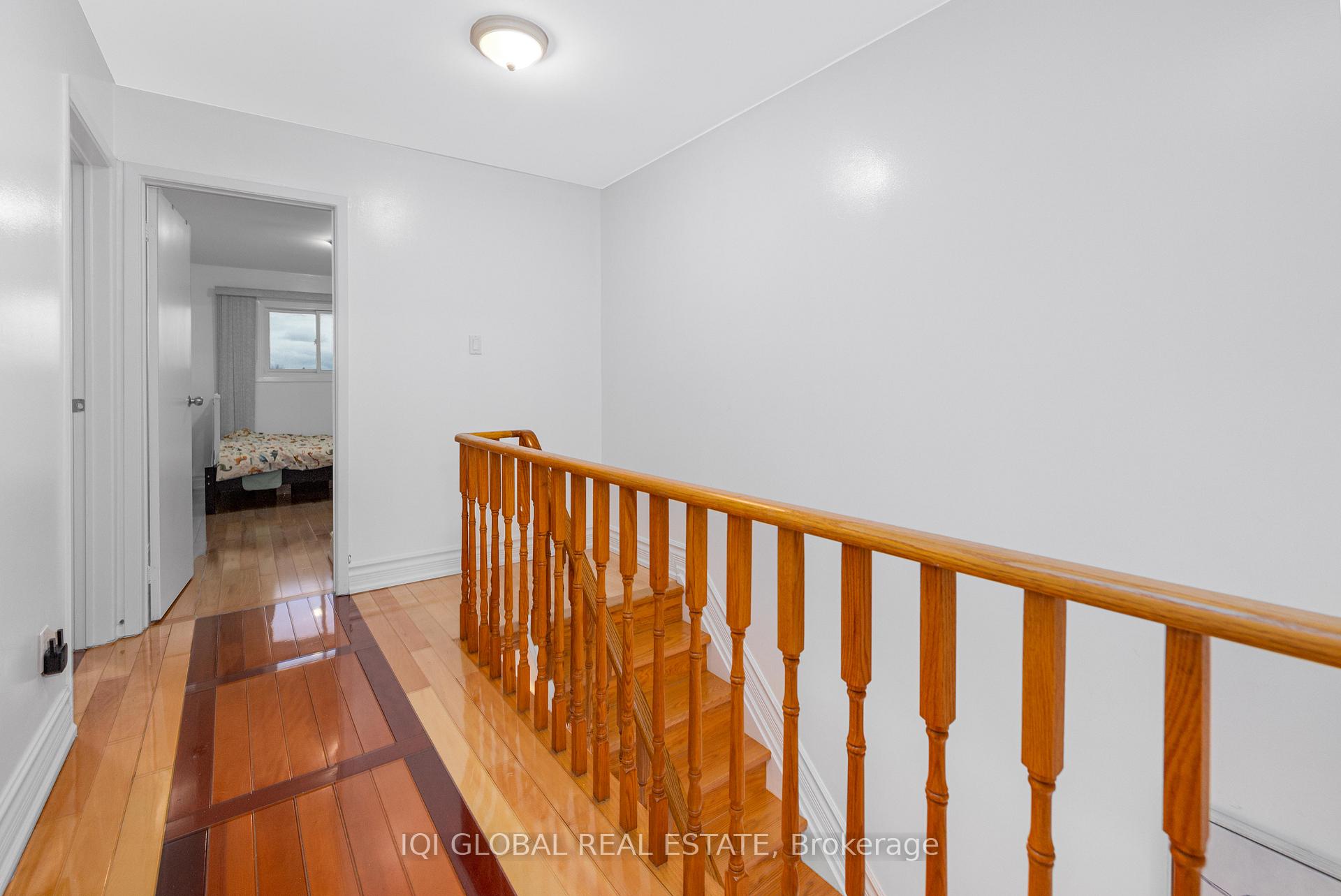 Photo 20 of 37 Digby Crescent, Markham, Milliken Mills East — HOMEH