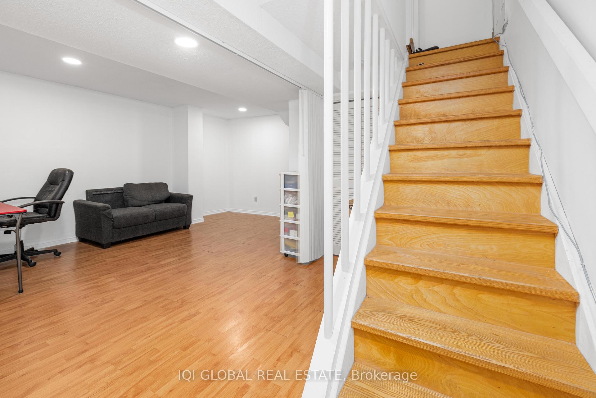 Photo 30 of 37 Digby Crescent, Markham, Milliken Mills East — HOMEH