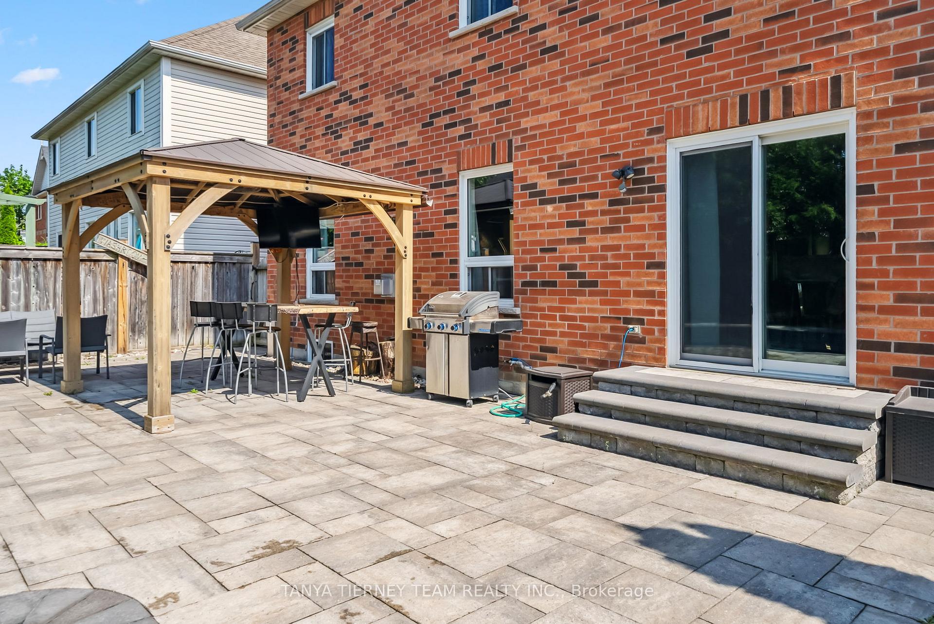 Photo 26 of 8 Nathan Avenue, Whitby, Brooklin — HOMEH