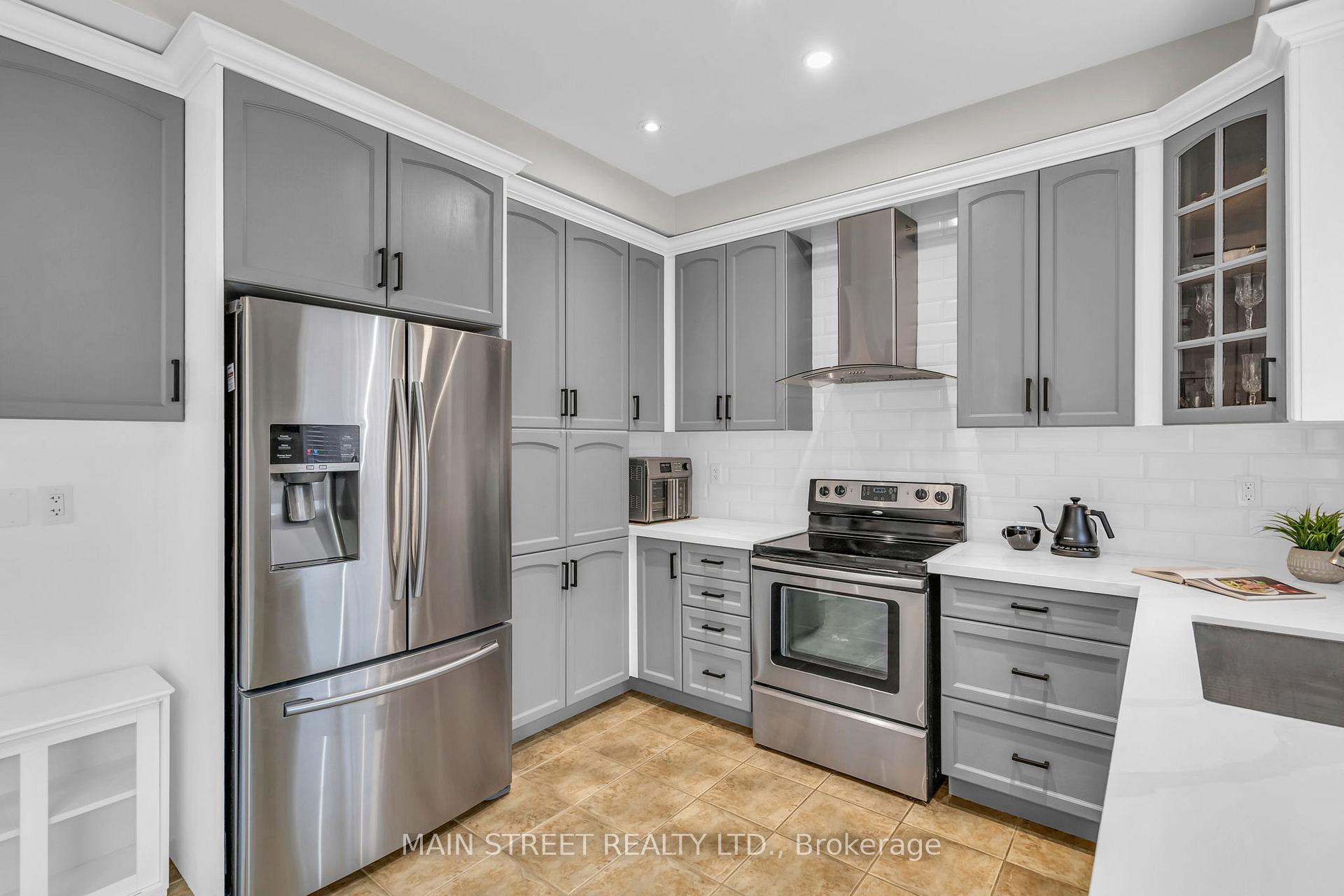 Photo 6 of 90 Moderna Drive, Vaughan, Vellore Village — HOMEH