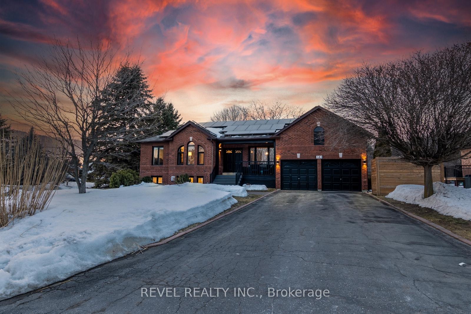 Front of 141 Wasaga Sands Drive E
