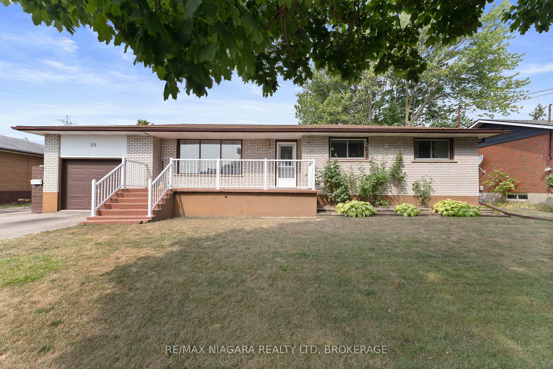 Photo 1 of 28 Hendershot Avenue, Welland, Lincoln/Crowland — HOMEH