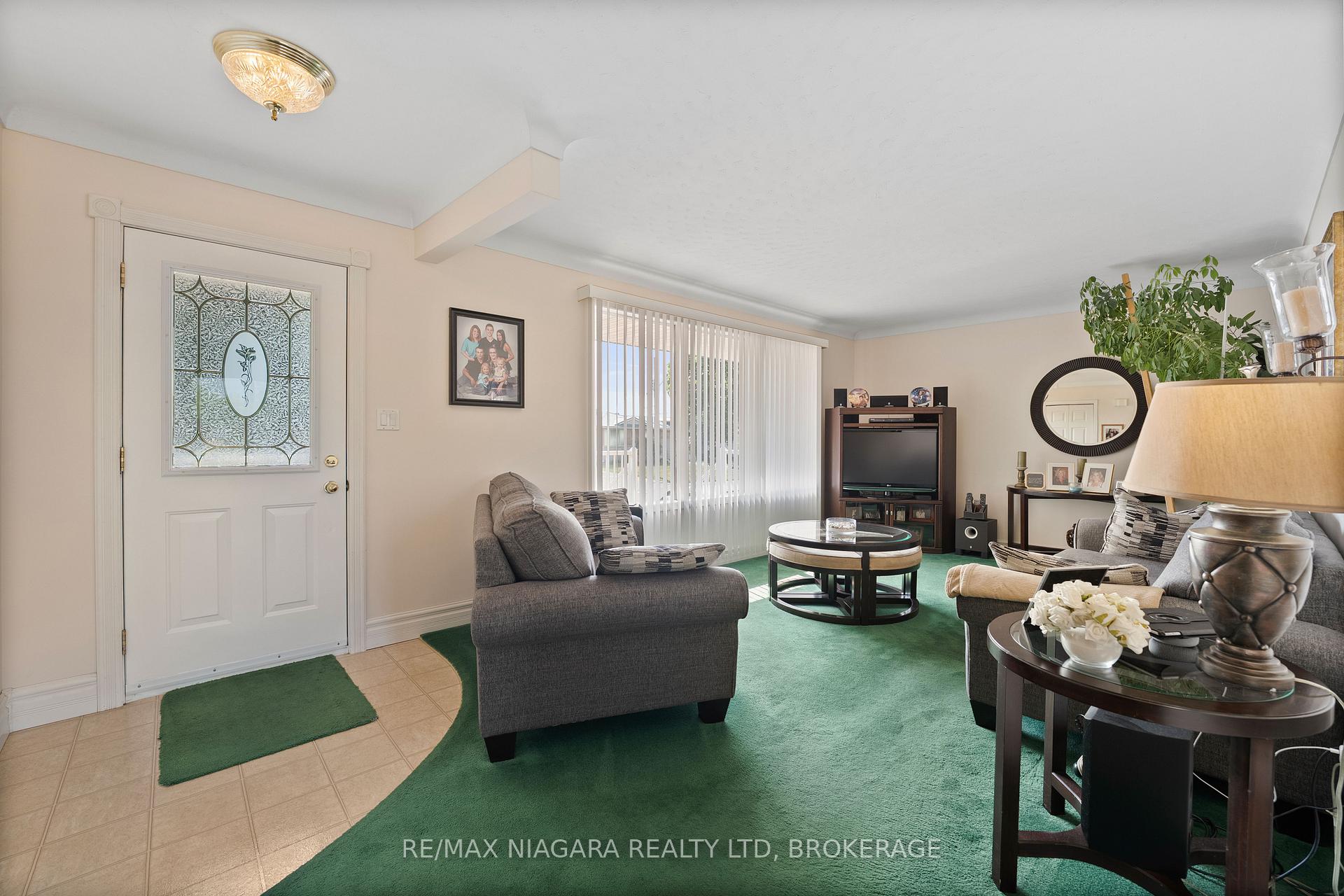 Photo 4 of 28 Hendershot Avenue, Welland, Lincoln/Crowland — HOMEH
