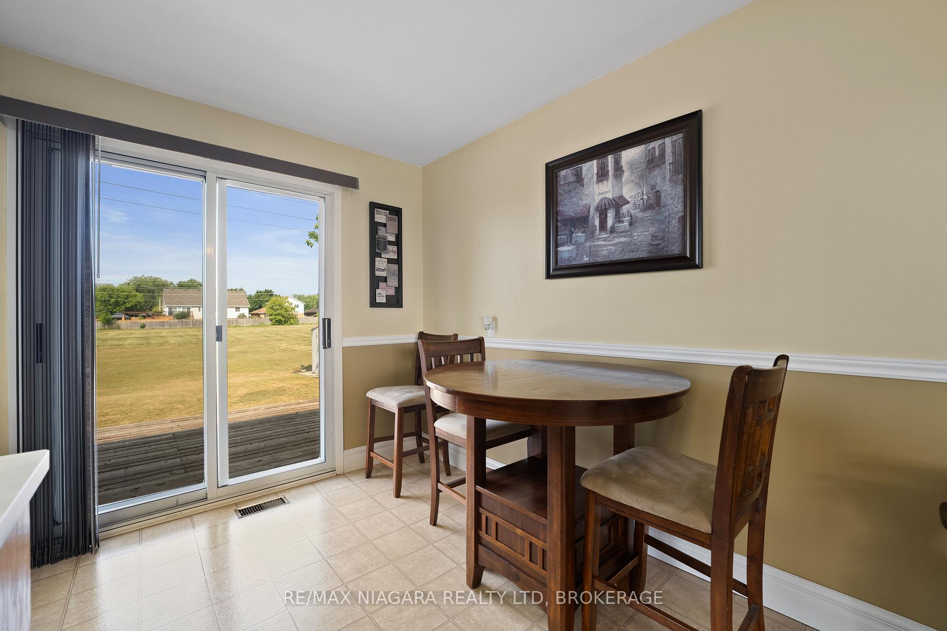 Photo 9 of 28 Hendershot Avenue, Welland, Lincoln/Crowland — HOMEH