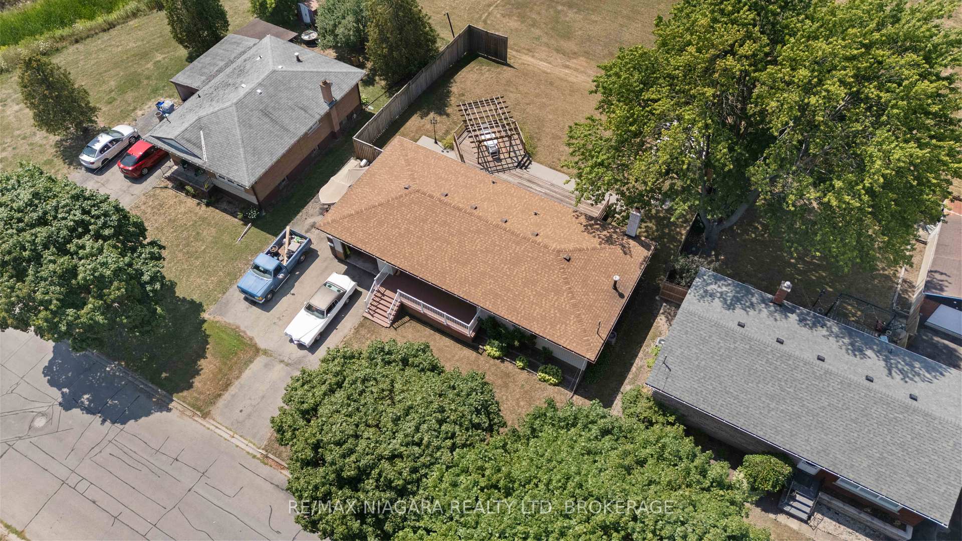 Photo 28 of 28 Hendershot Avenue, Welland, Lincoln/Crowland — HOMEH