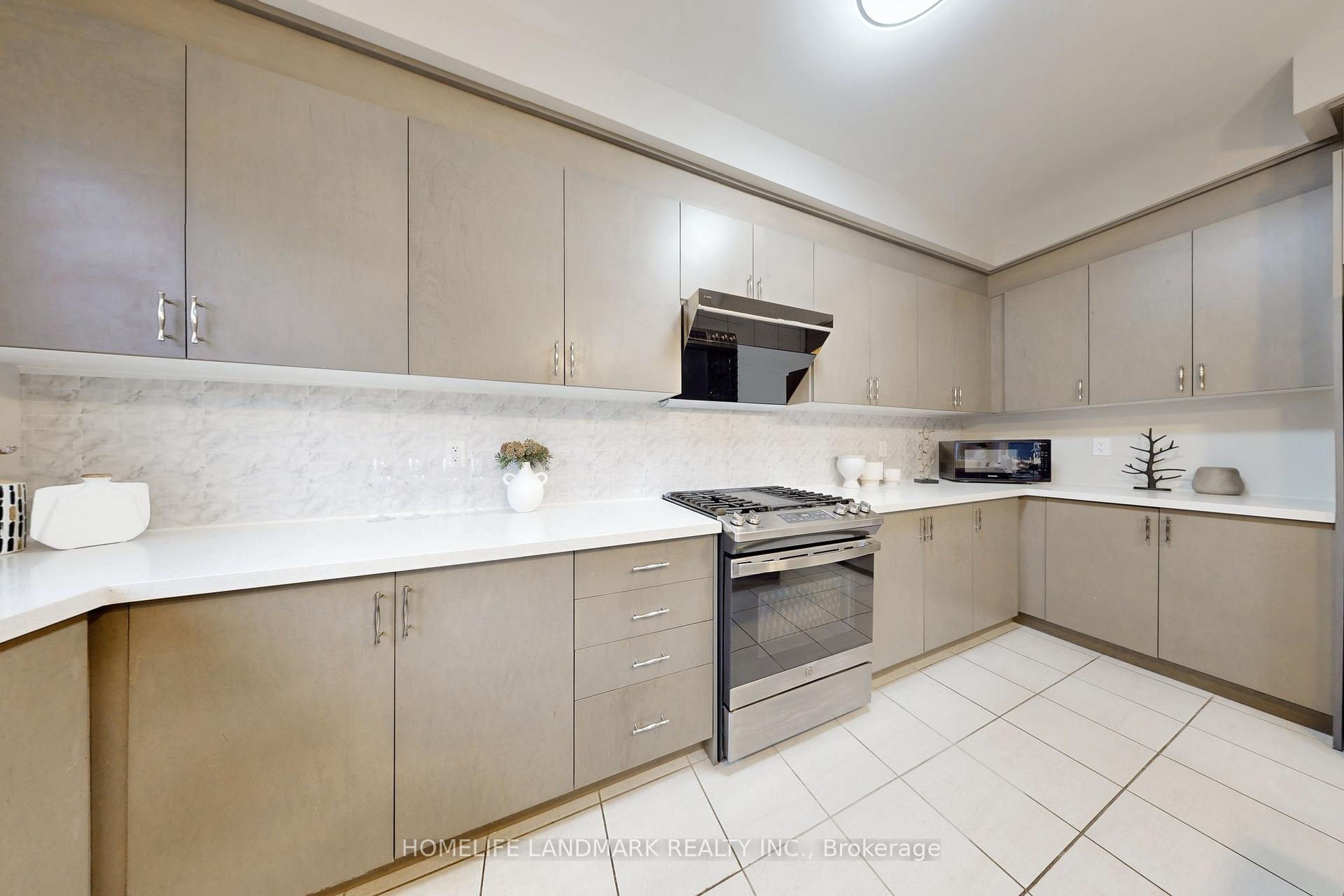 Photo 15 of 45 Willow Street, Markham, Wismer — HOMEH