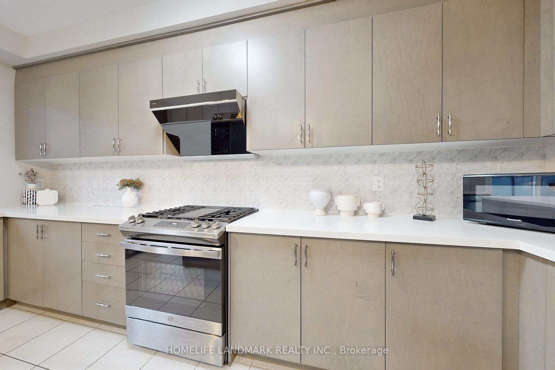 Photo 16 of 45 Willow Street, Markham, Wismer — HOMEH