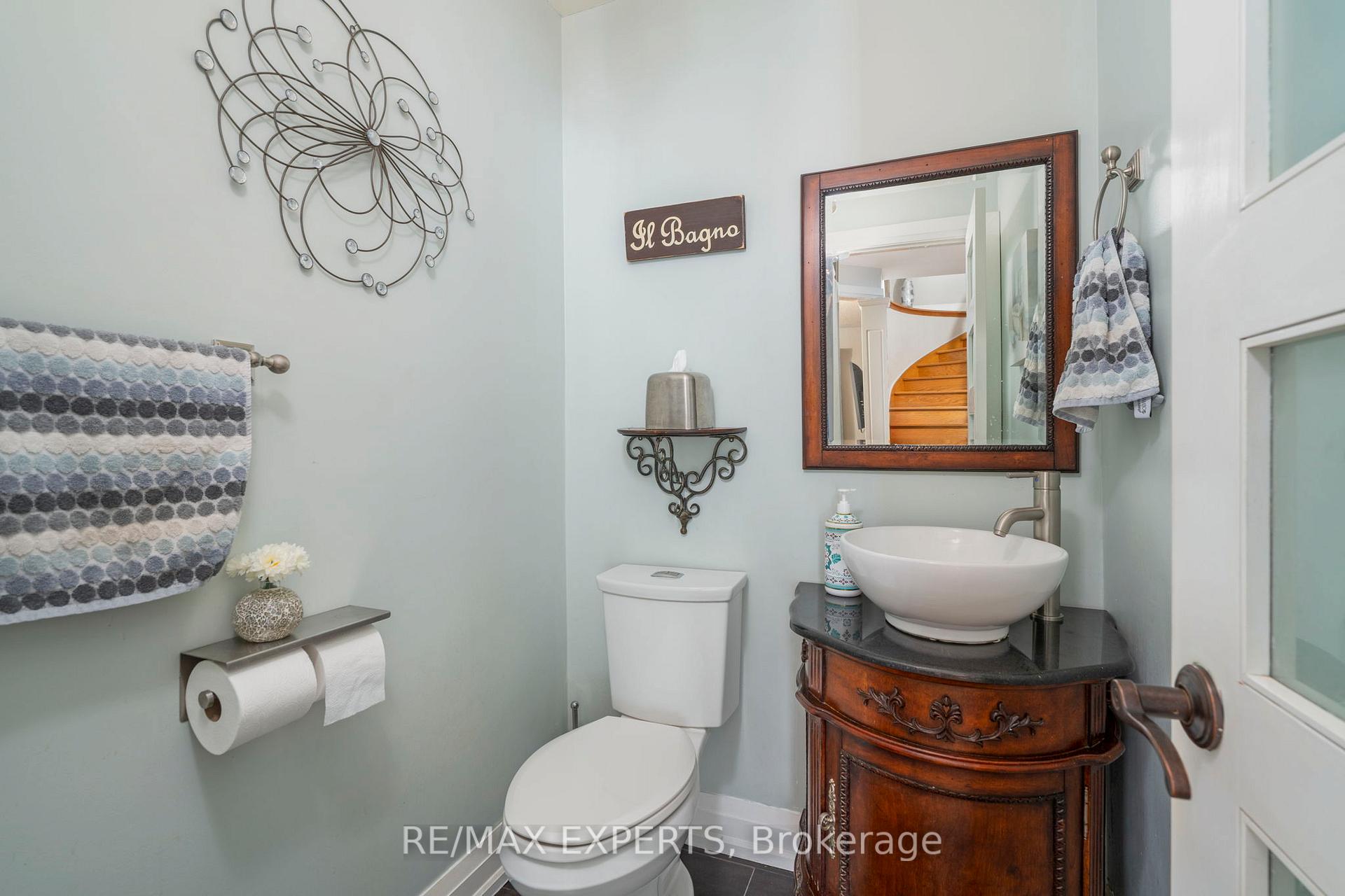 Photo 14 of 231 Ridgefield Crescent, Vaughan, Maple — HOMEH