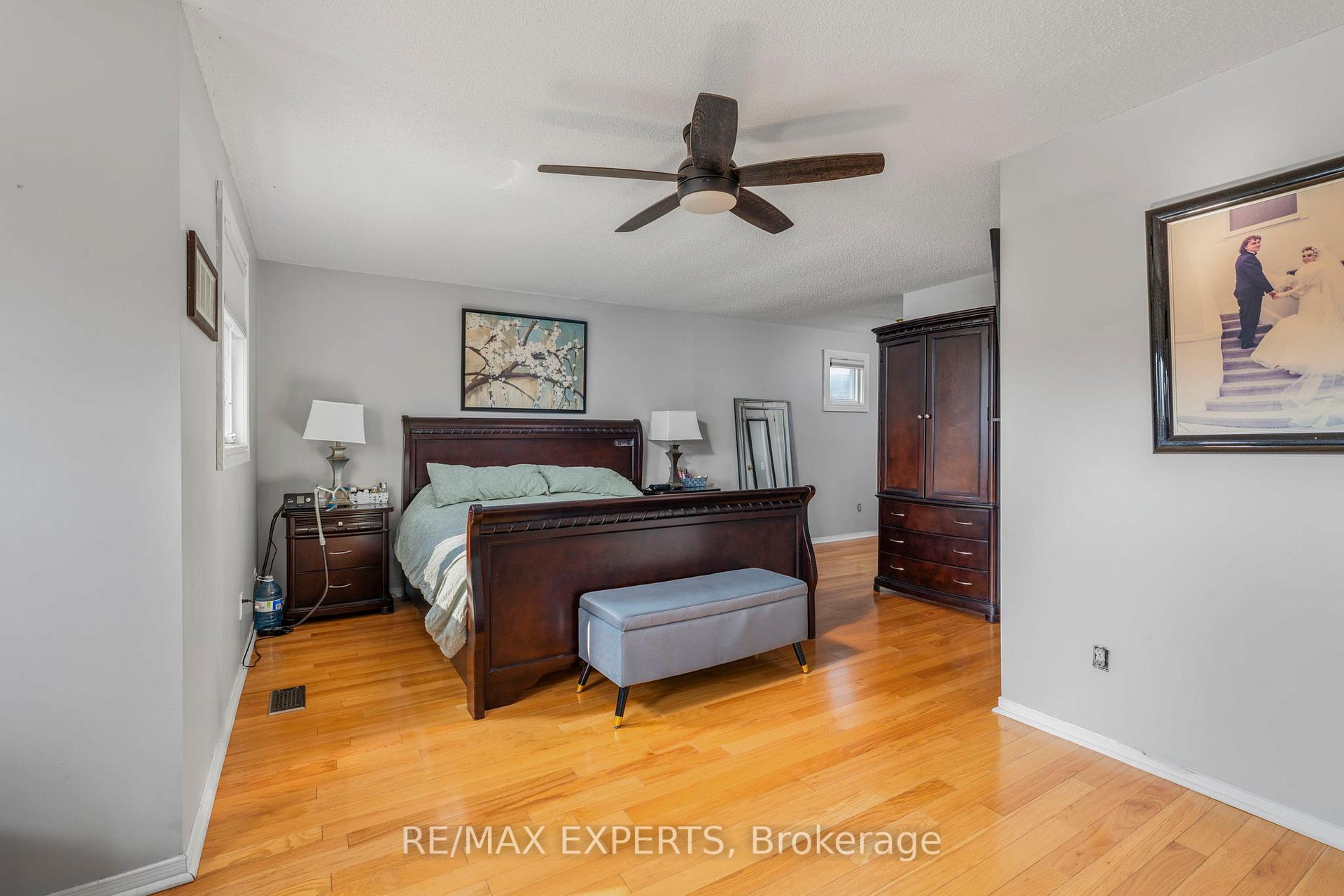 Photo 15 of 231 Ridgefield Crescent, Vaughan, Maple — HOMEH