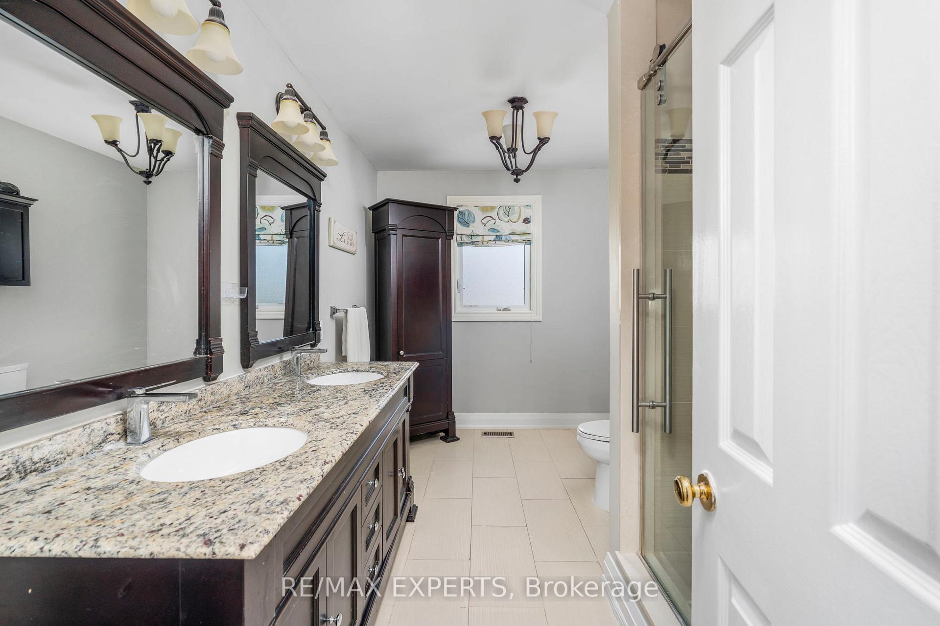 Photo 18 of 231 Ridgefield Crescent, Vaughan, Maple — HOMEH