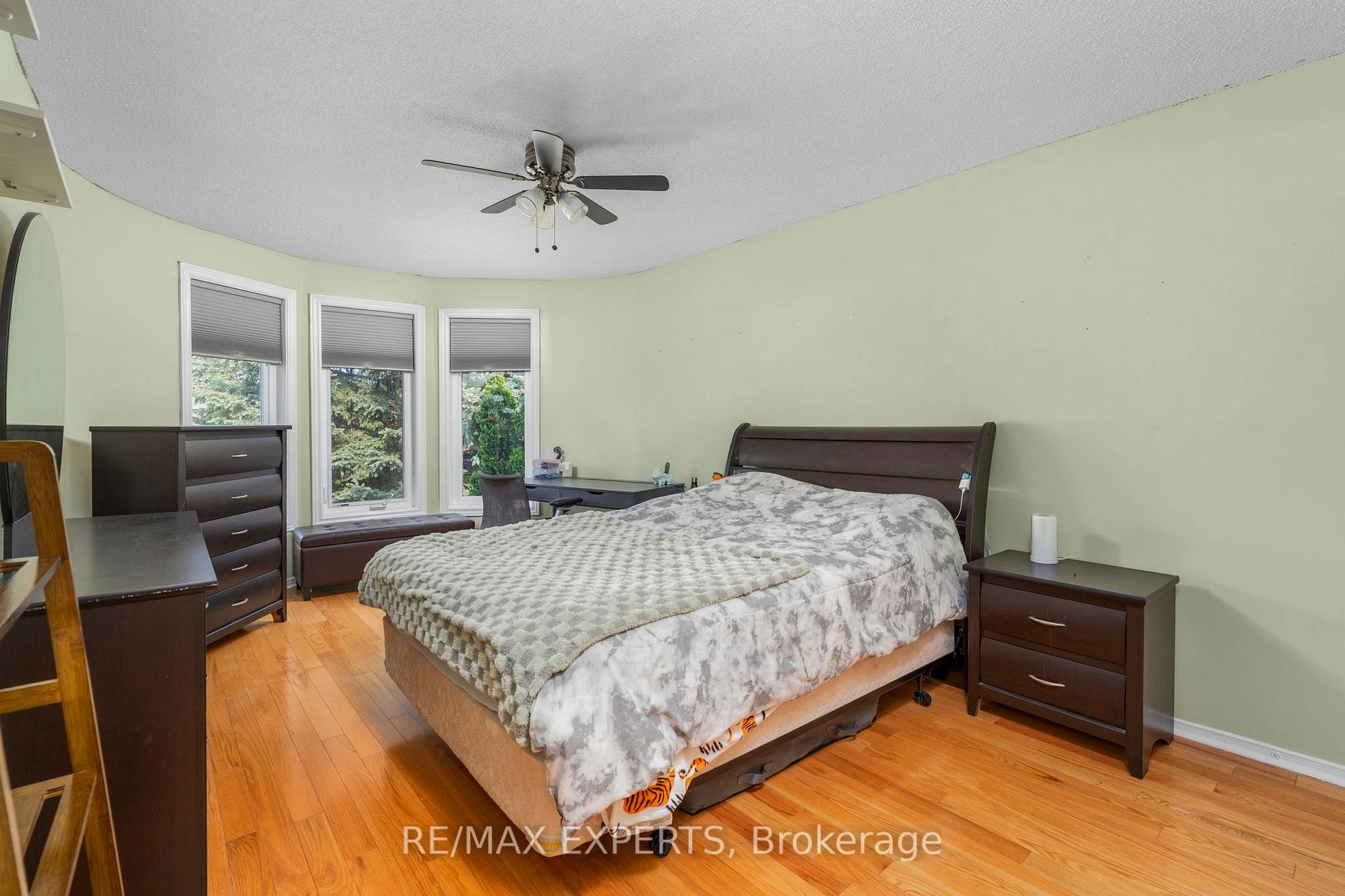 Photo 19 of 231 Ridgefield Crescent, Vaughan, Maple — HOMEH