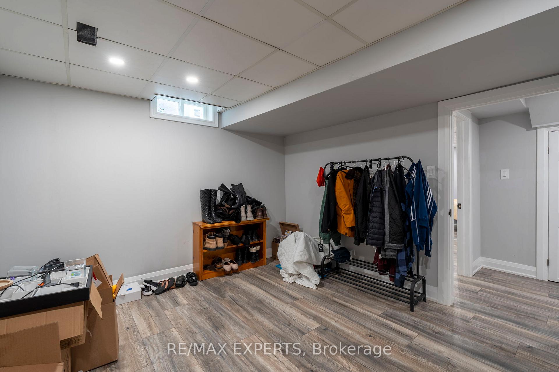 Photo 28 of 231 Ridgefield Crescent, Vaughan, Maple — HOMEH