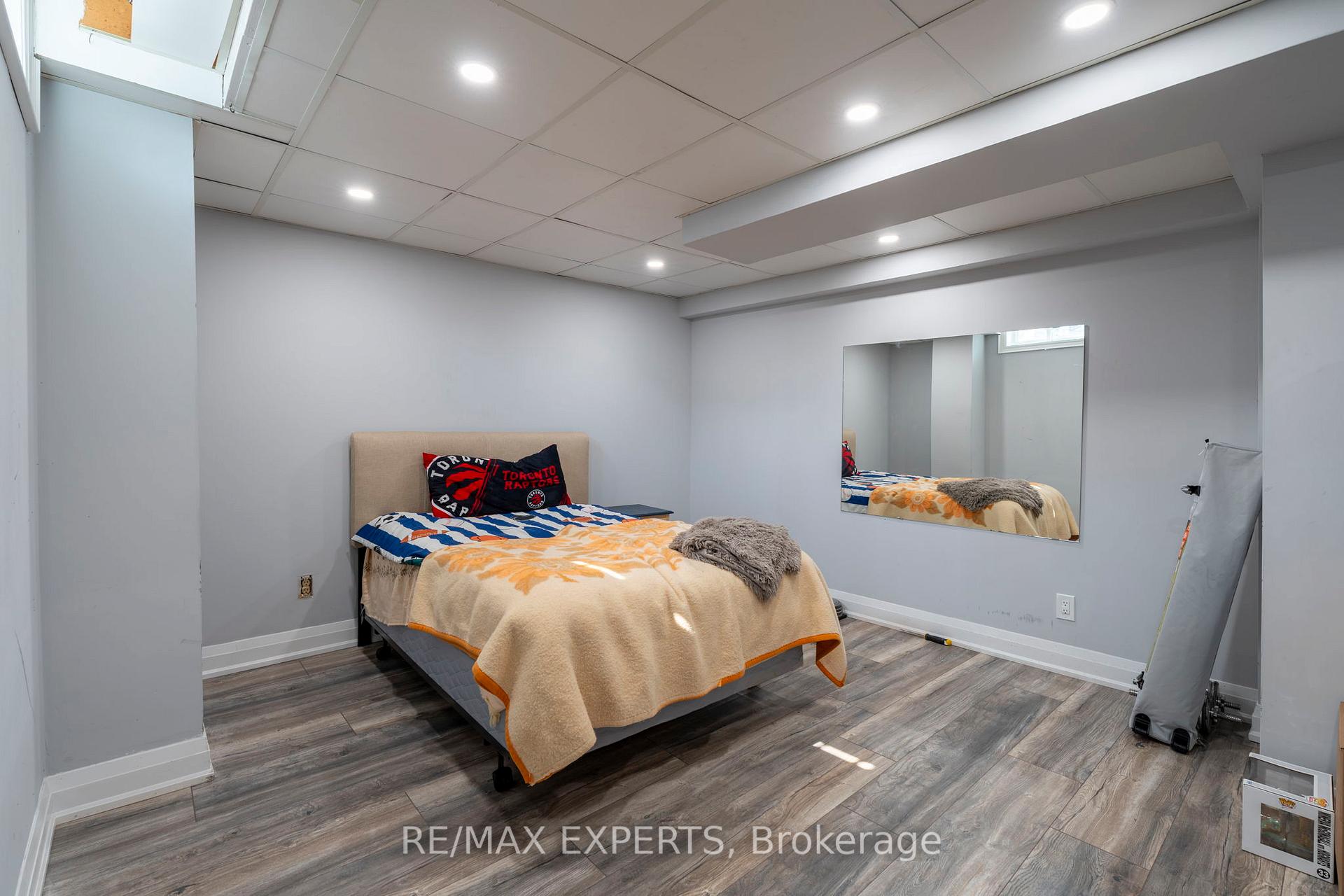 Photo 29 of 231 Ridgefield Crescent, Vaughan, Maple — HOMEH