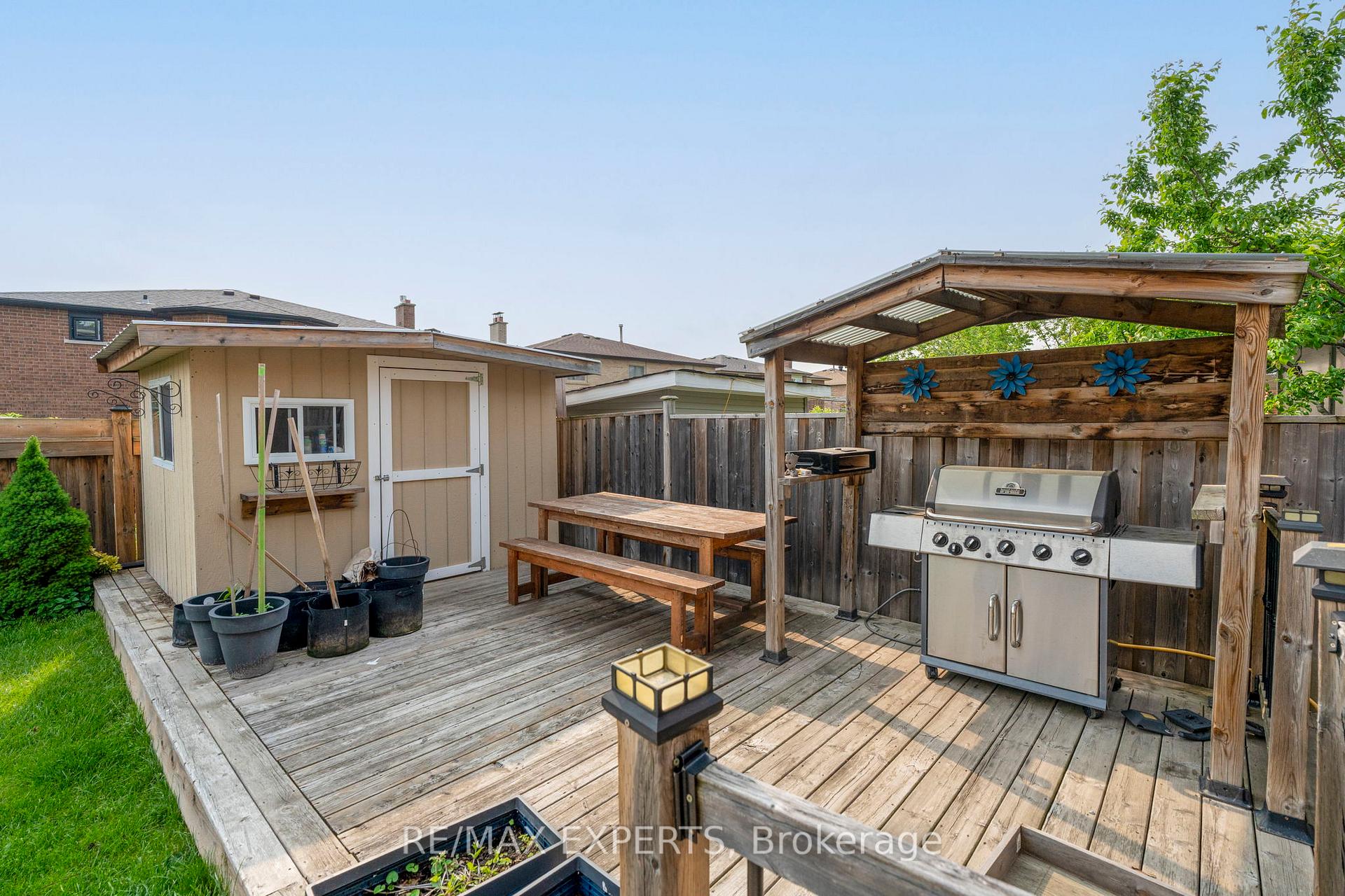 Photo 32 of 231 Ridgefield Crescent, Vaughan, Maple — HOMEH