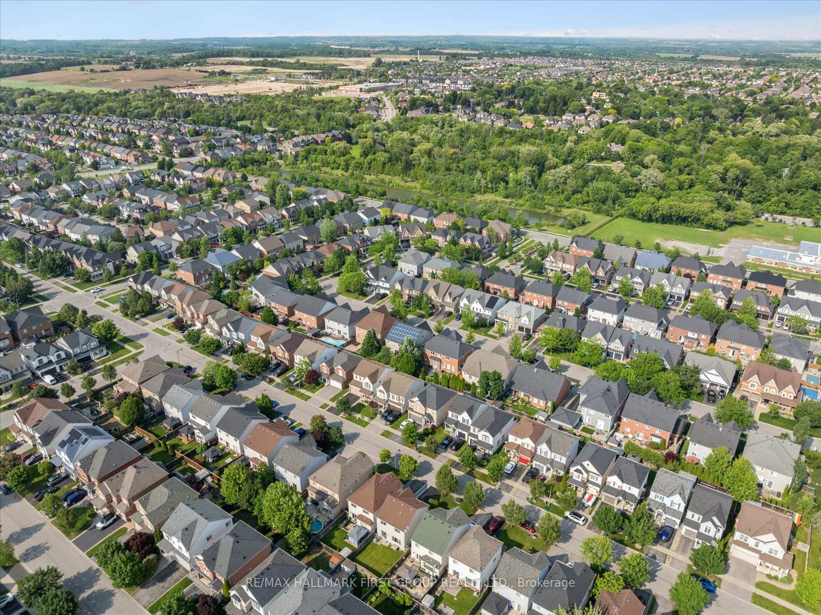 Photo 42 of 69 Vanguard Drive, Whitby, Brooklin — HOMEH