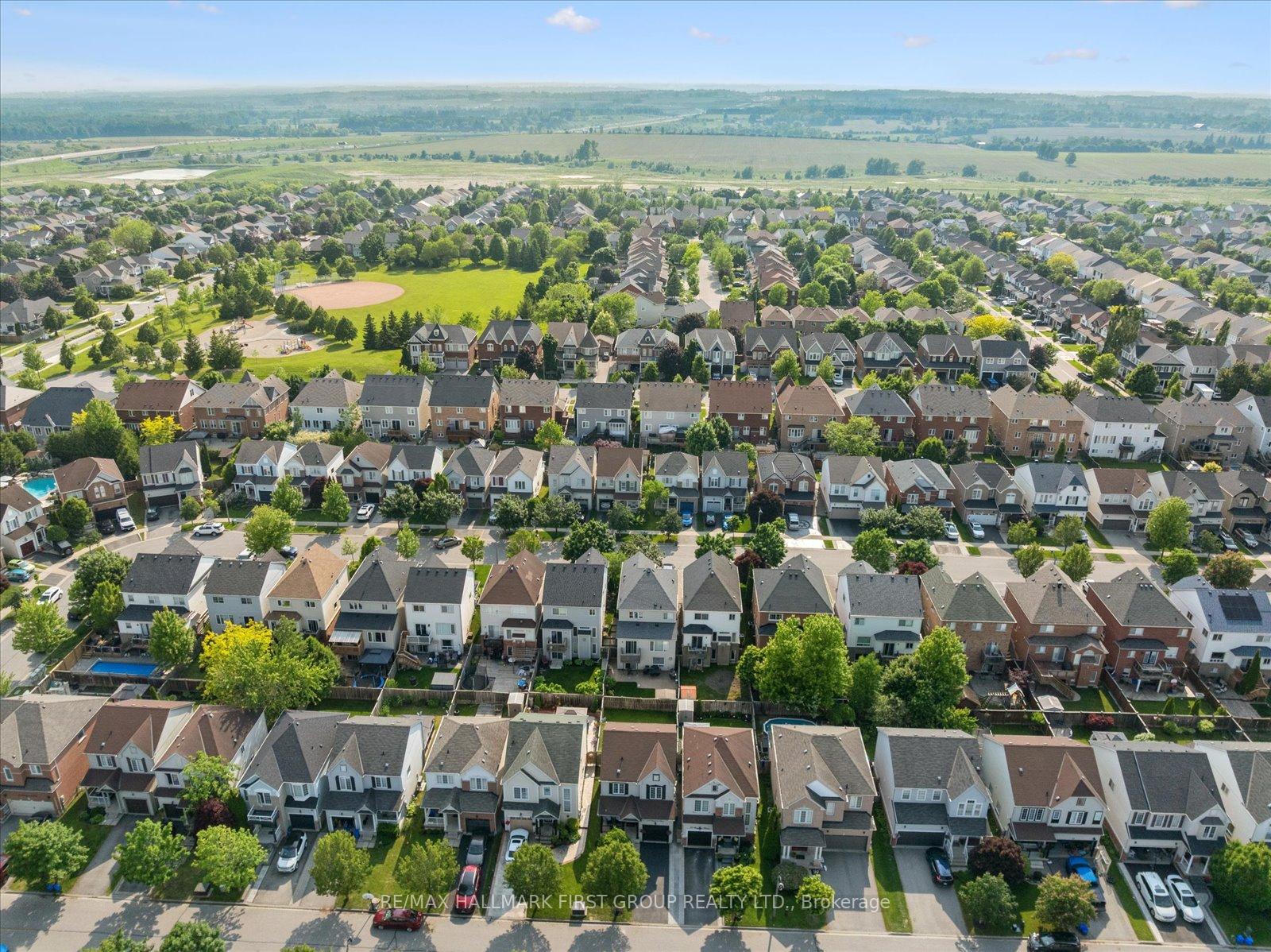 Photo 44 of 69 Vanguard Drive, Whitby, Brooklin — HOMEH