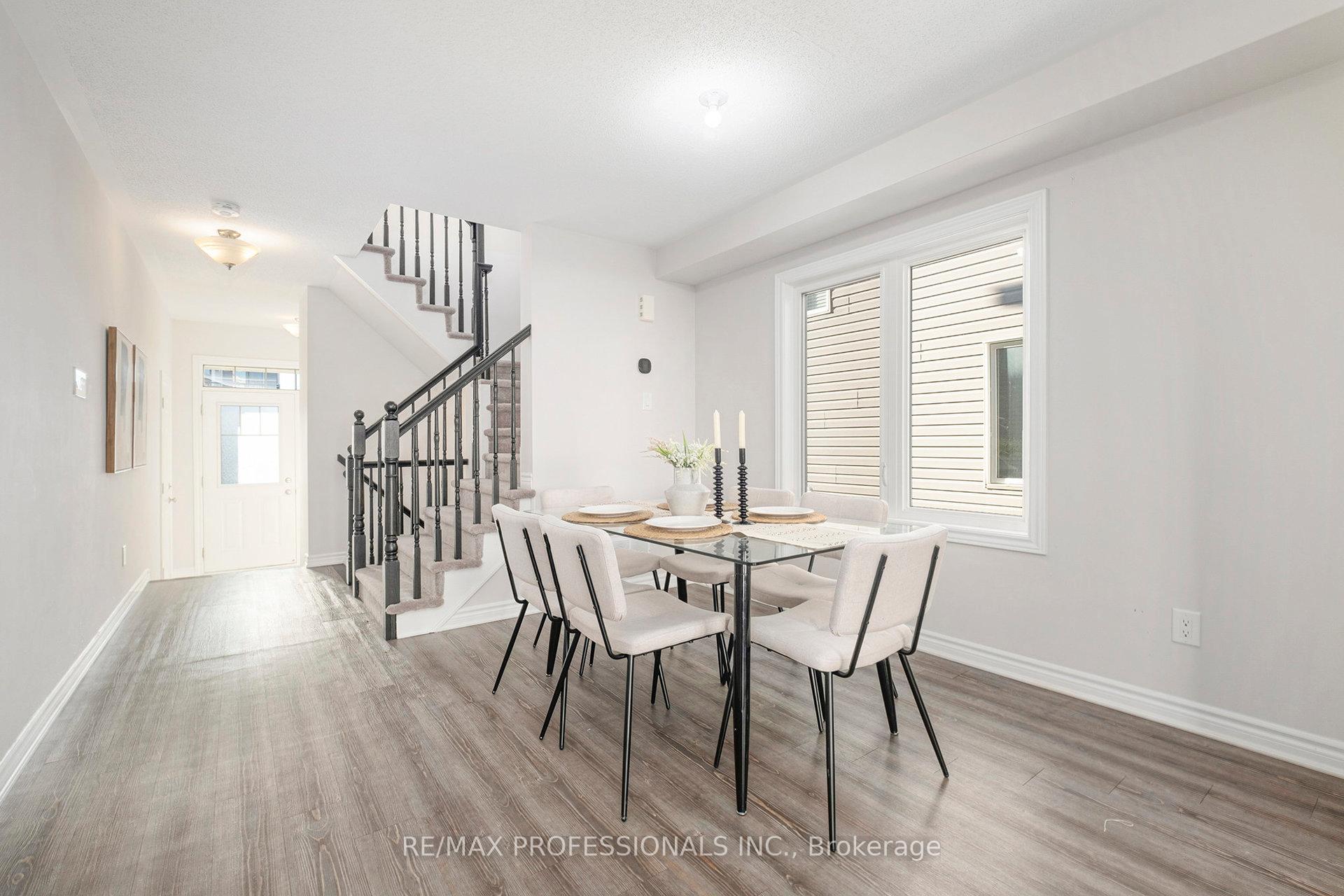 Photo 5 of 2241 Watercolours Way, Ottawa, Barrhaven - Half Moon Bay — HOMEH
