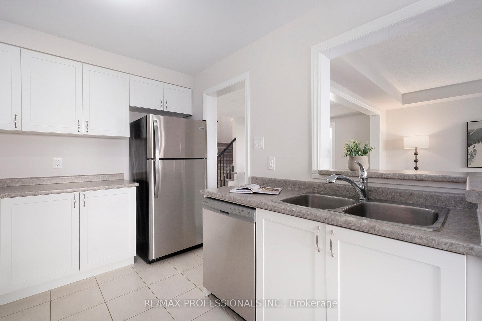 Photo 4 of 2241 Watercolours Way, Ottawa, Barrhaven - Half Moon Bay — HOMEH