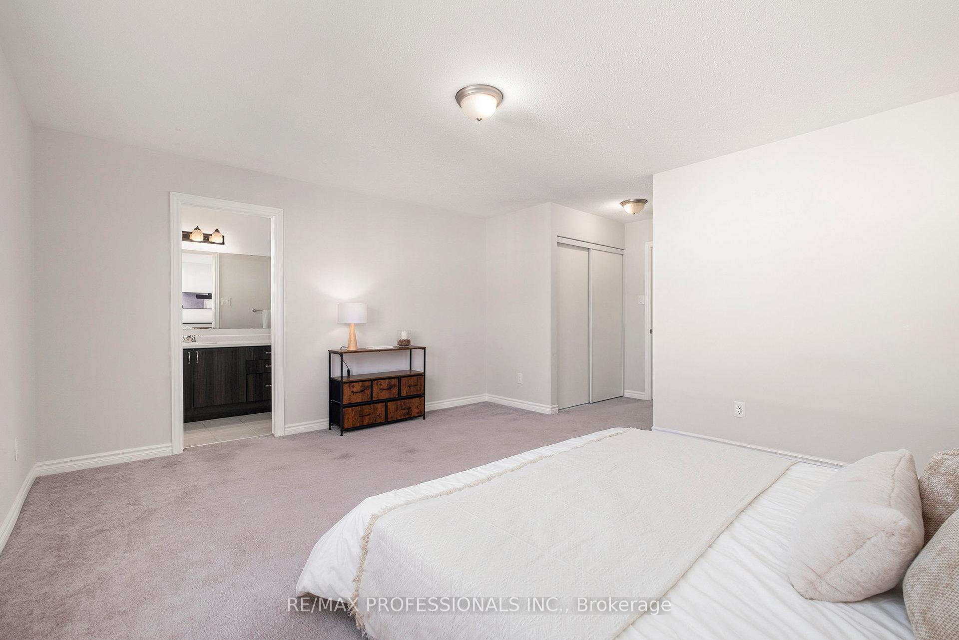 Photo 13 of 2241 Watercolours Way, Ottawa, Barrhaven - Half Moon Bay — HOMEH