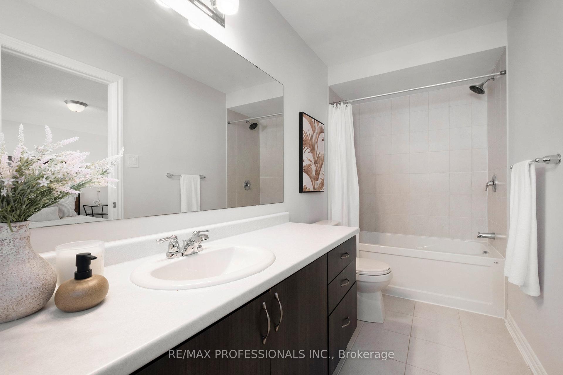 Photo 14 of 2241 Watercolours Way, Ottawa, Barrhaven - Half Moon Bay — HOMEH