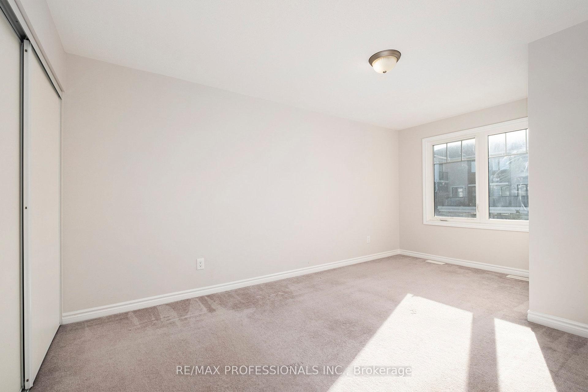 Photo 17 of 2241 Watercolours Way, Ottawa, Barrhaven - Half Moon Bay — HOMEH