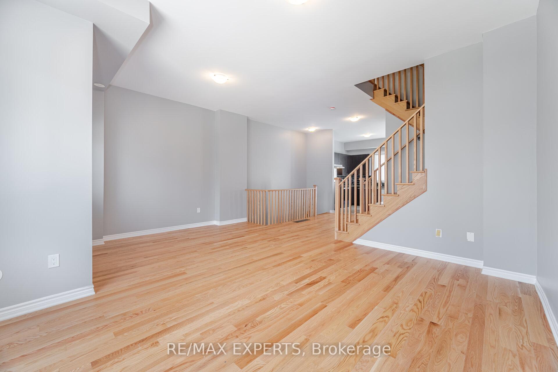 Photo 11 of 29 Quilico Road, Vaughan, Elder Mills — HOMEH