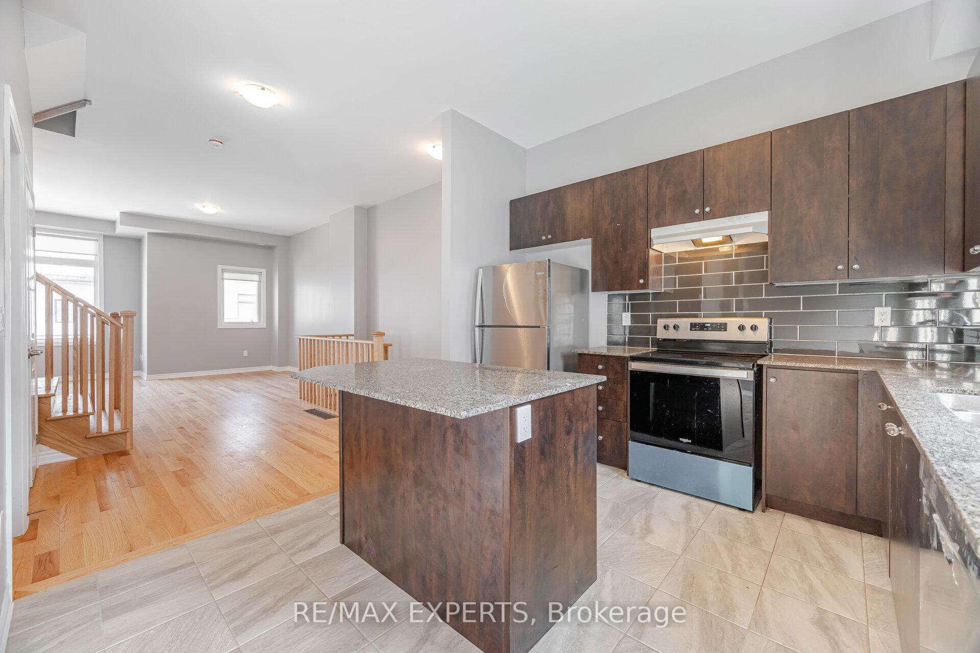 Photo 13 of 29 Quilico Road, Vaughan, Elder Mills — HOMEH