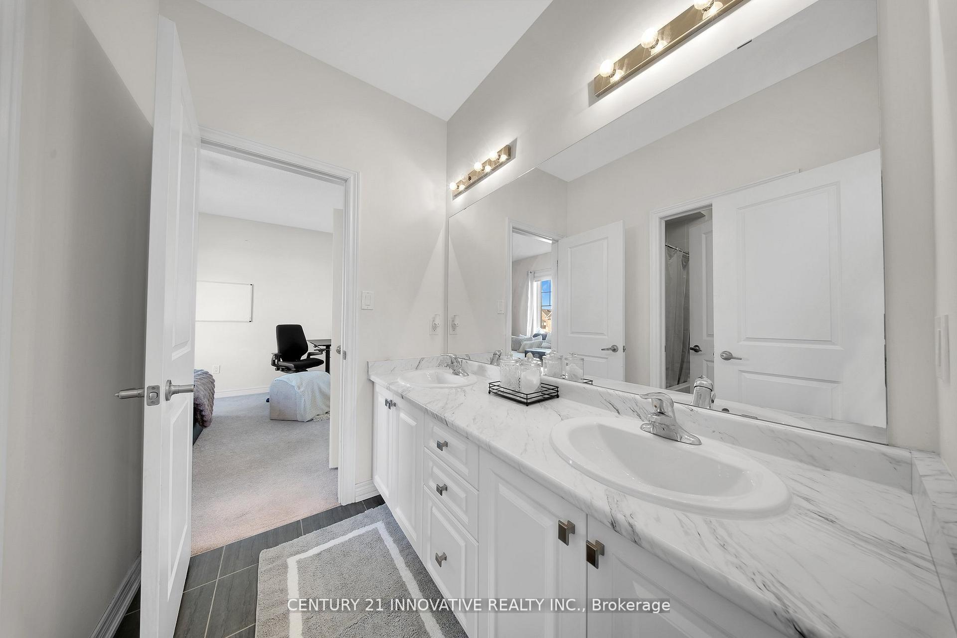 Photo 18 of 23 Walter Clifford Nesbitt Drive, Whitby, Rural Whitby — HOMEH