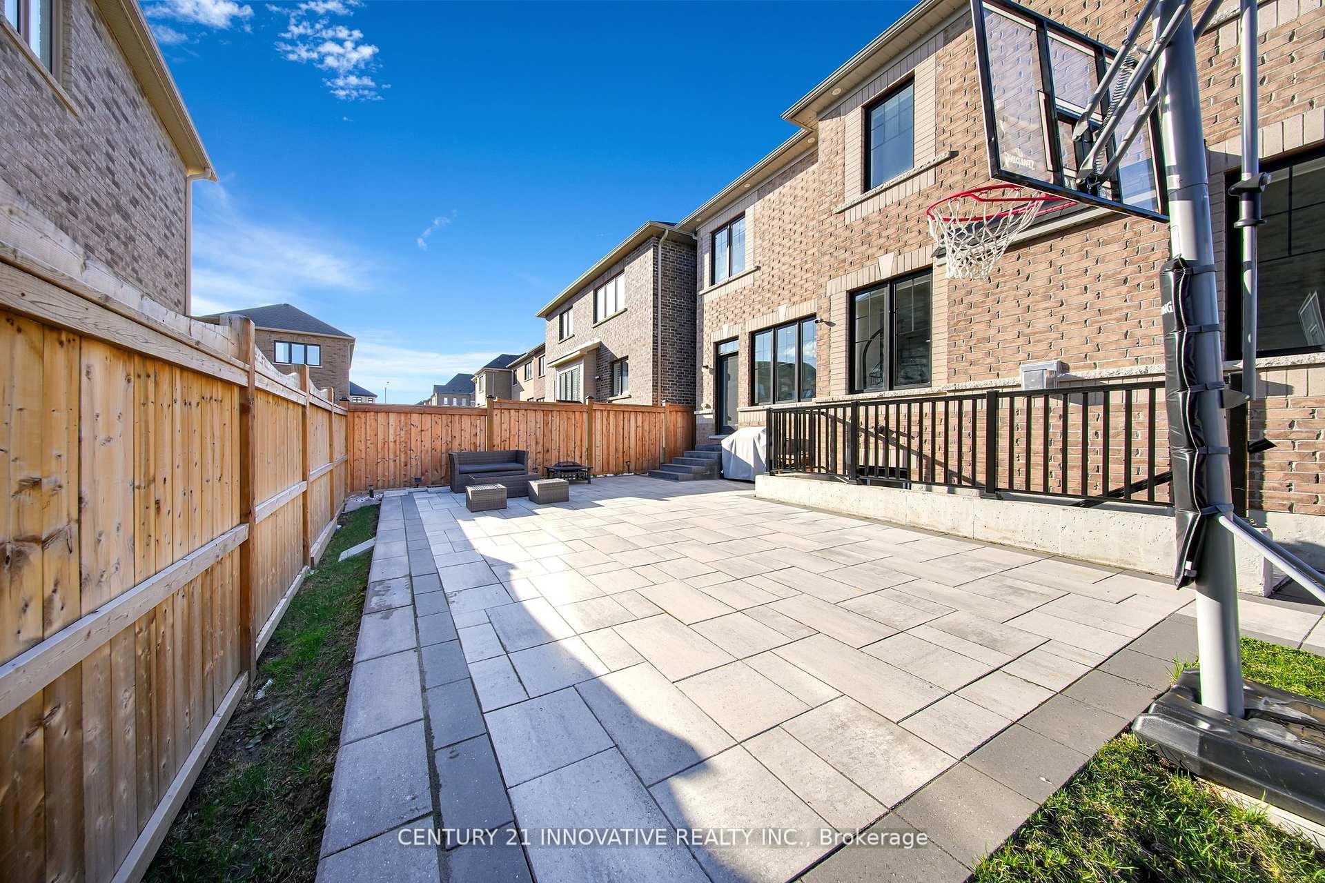 Photo 36 of 23 Walter Clifford Nesbitt Drive, Whitby, Rural Whitby — HOMEH
