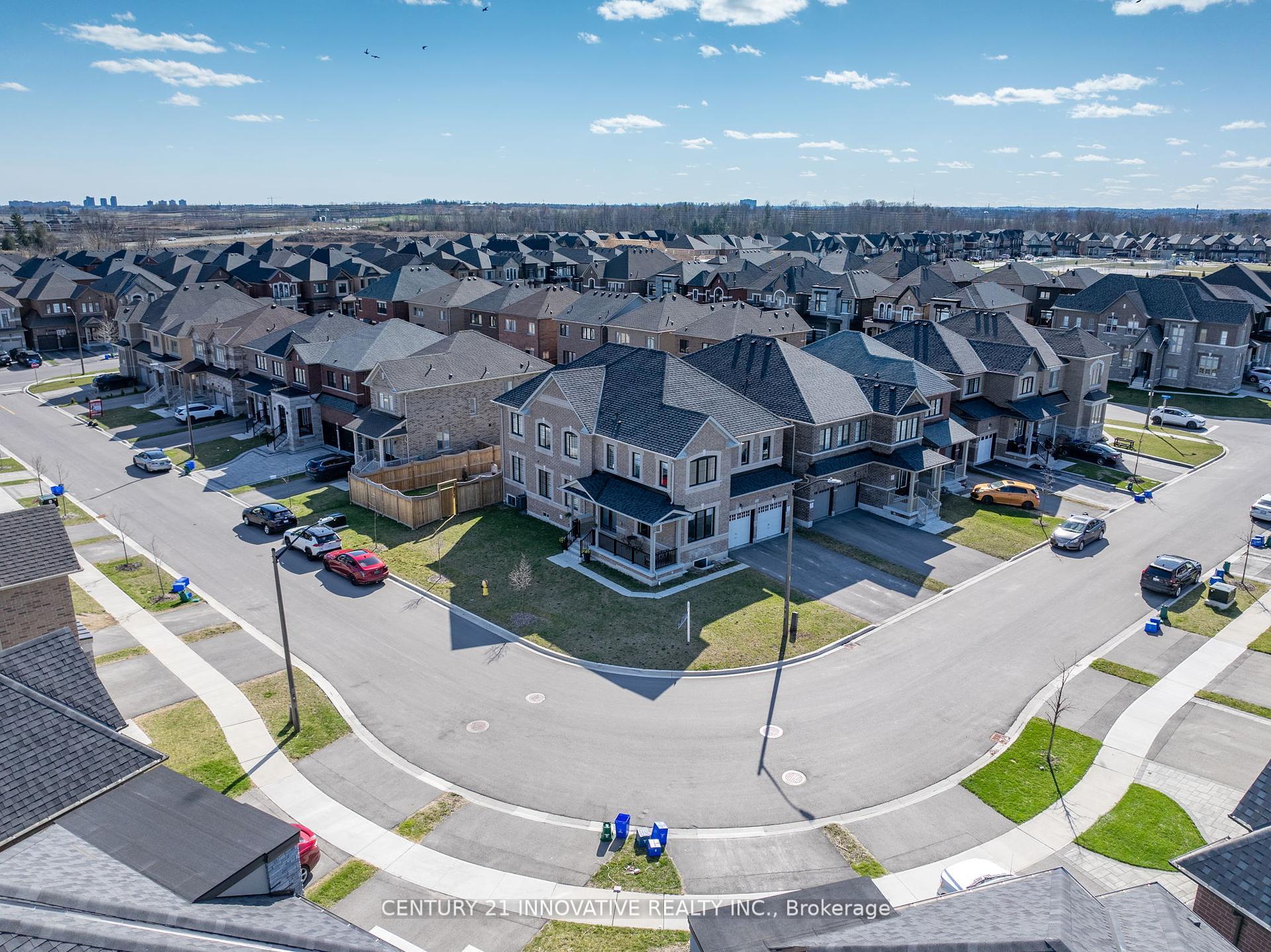 Photo 41 of 23 Walter Clifford Nesbitt Drive, Whitby, Rural Whitby — HOMEH