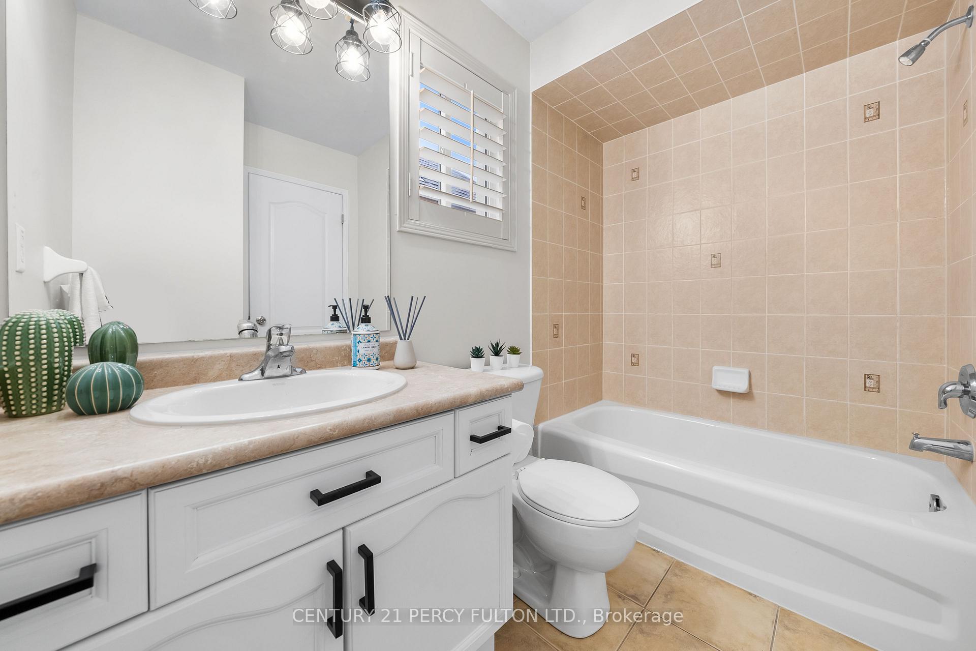 Photo 18 of 10 Colchester Street, Markham, Cornell — HOMEH