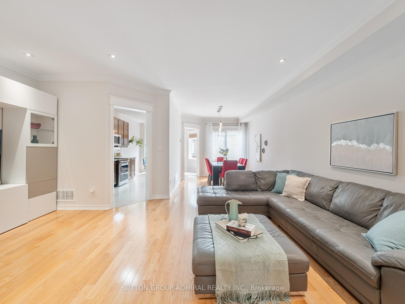 Photo 5 of 43 Mill River Drive, Vaughan, Patterson — HOMEH