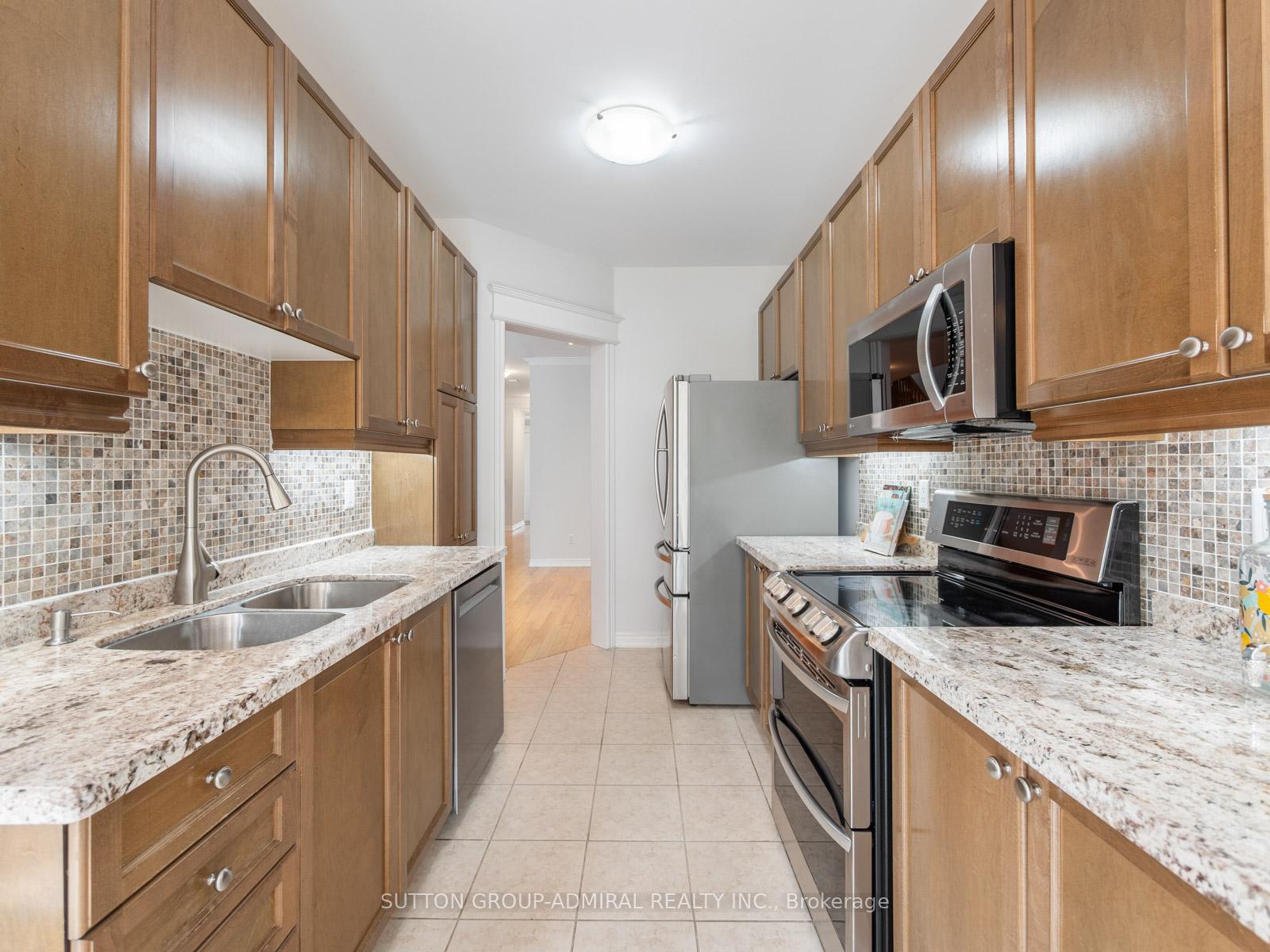 Photo 13 of 43 Mill River Drive, Vaughan, Patterson — HOMEH