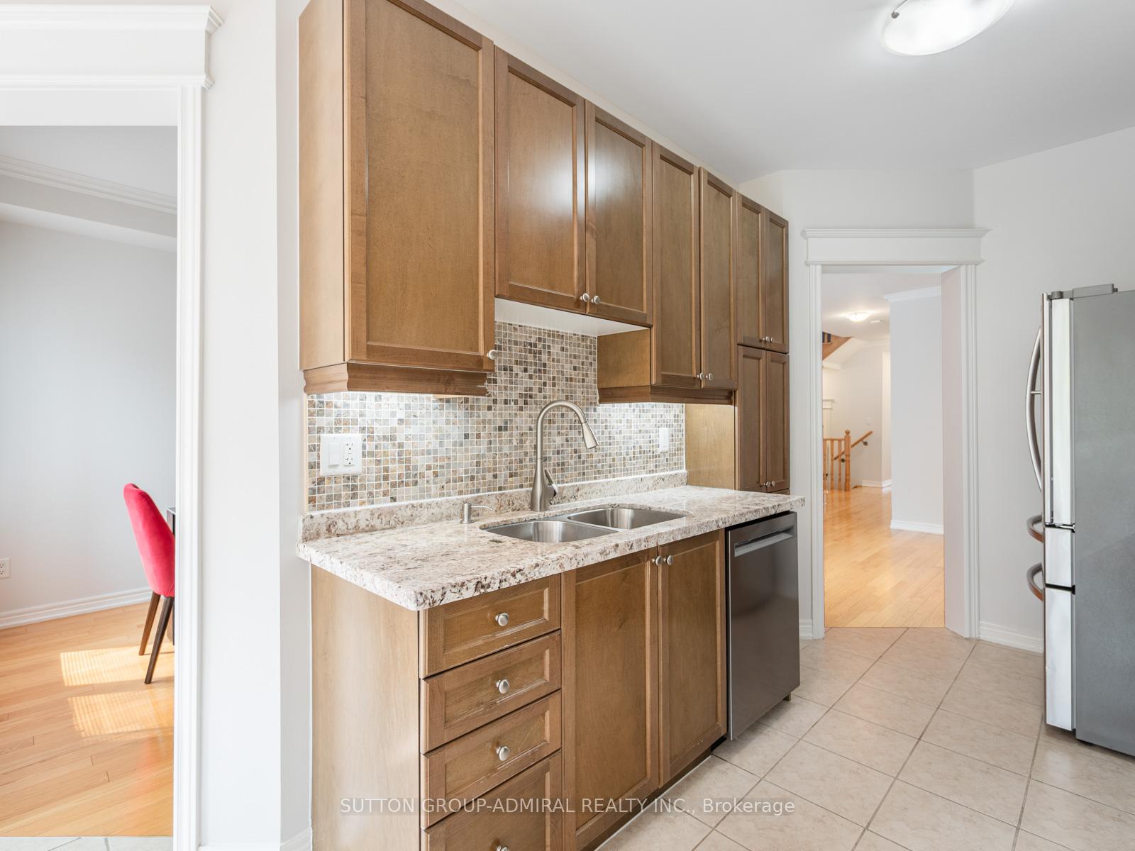 Photo 14 of 43 Mill River Drive, Vaughan, Patterson — HOMEH